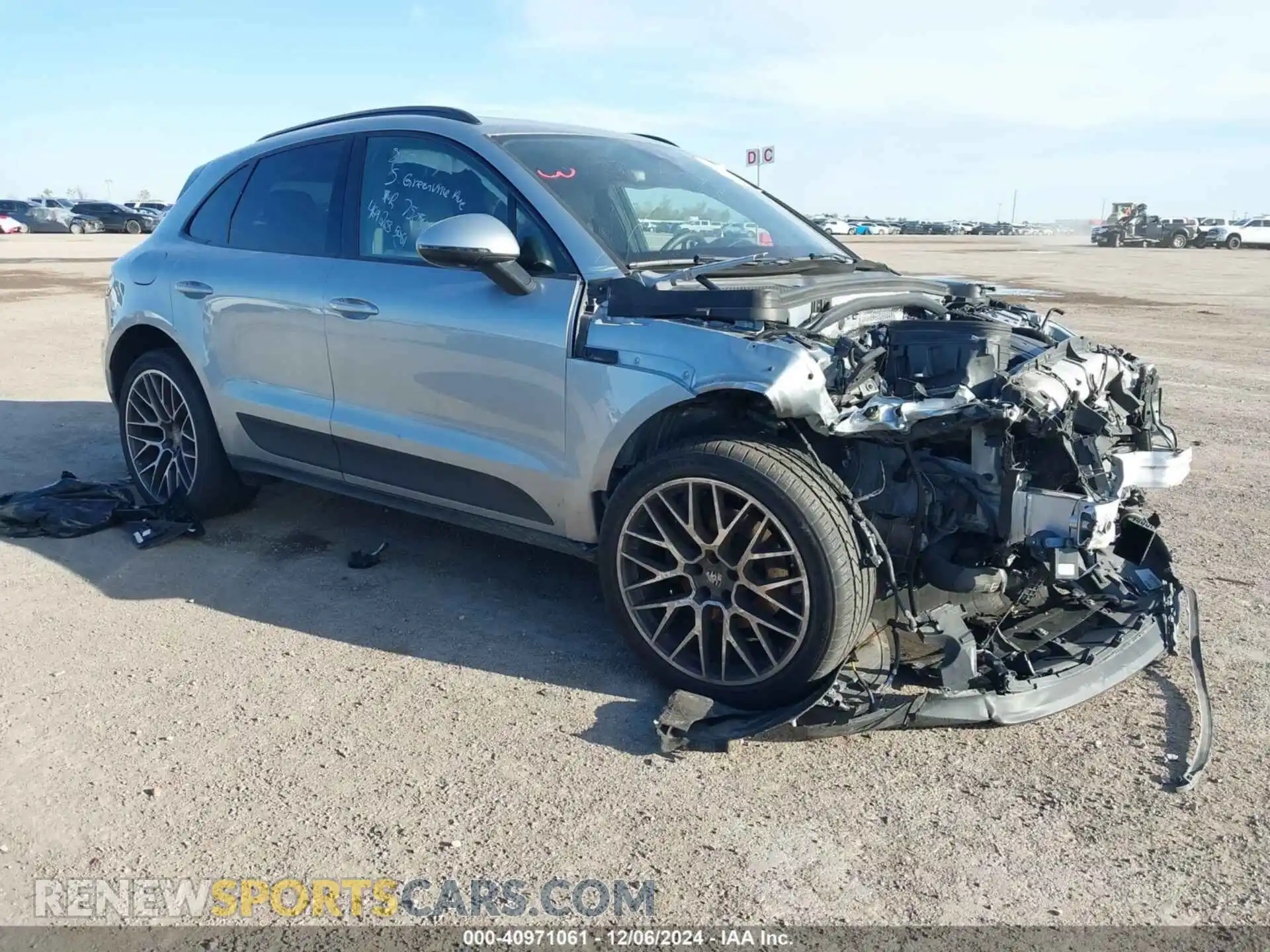 1 Photograph of a damaged car WP1AA2A58LLB08892 PORSCHE MACAN 2020