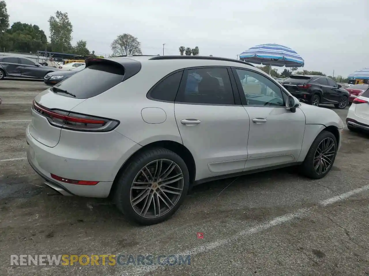3 Photograph of a damaged car WP1AA2A58LLB15213 PORSCHE MACAN 2020