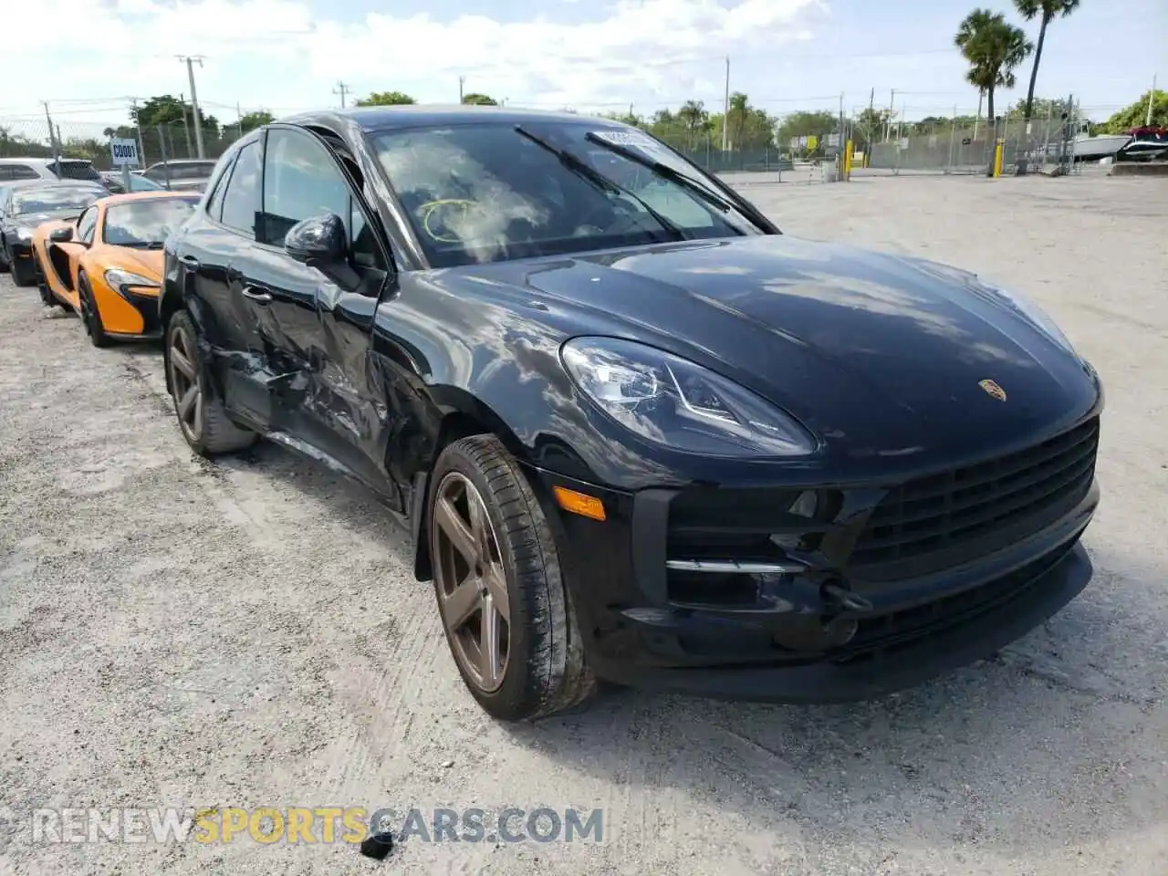 1 Photograph of a damaged car WP1AA2A59LLB04267 PORSCHE MACAN 2020