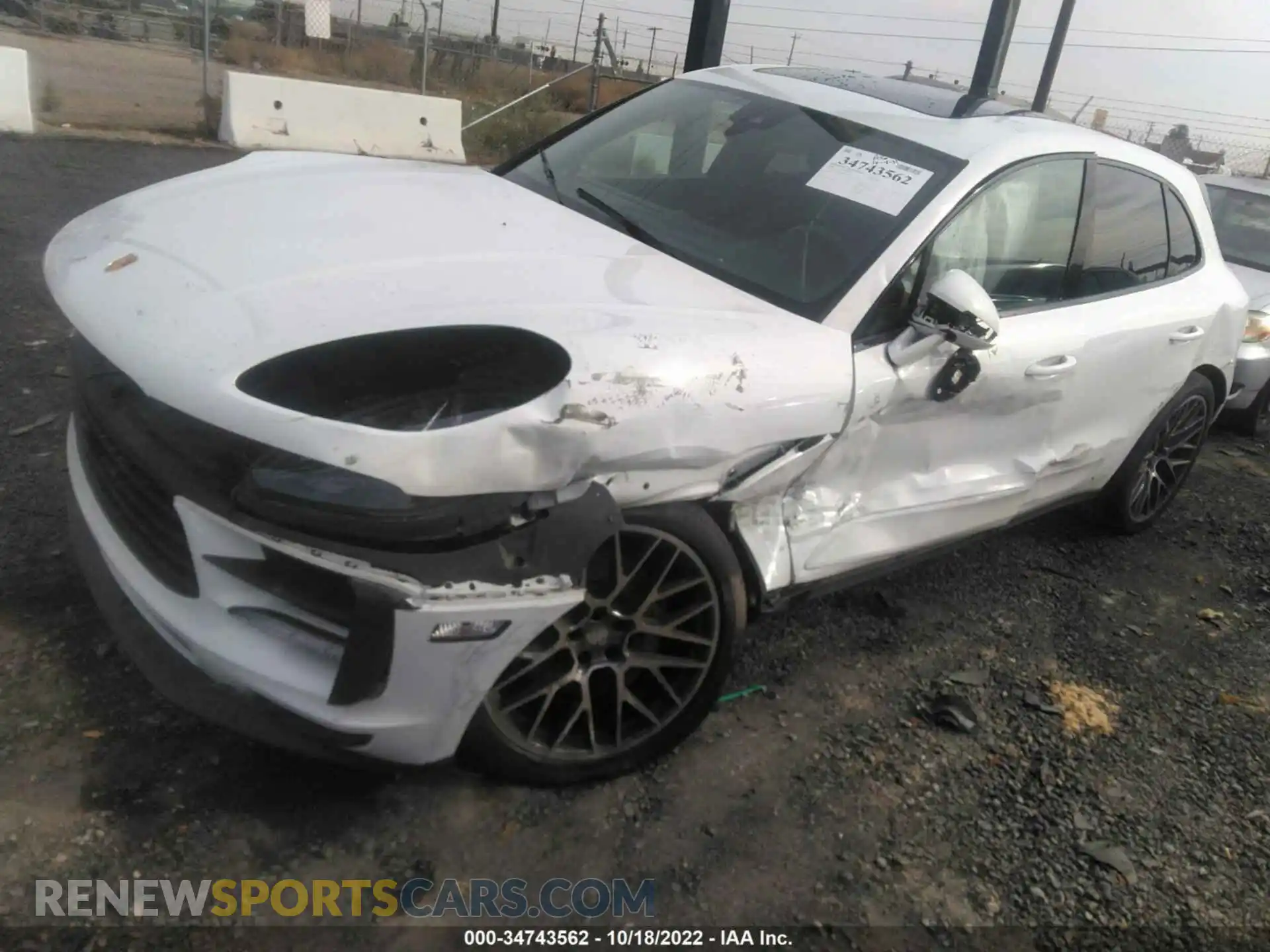 2 fotografías del automóvil dañado WP1AB2A52LLB35972 PORSCHE MACAN 2020
