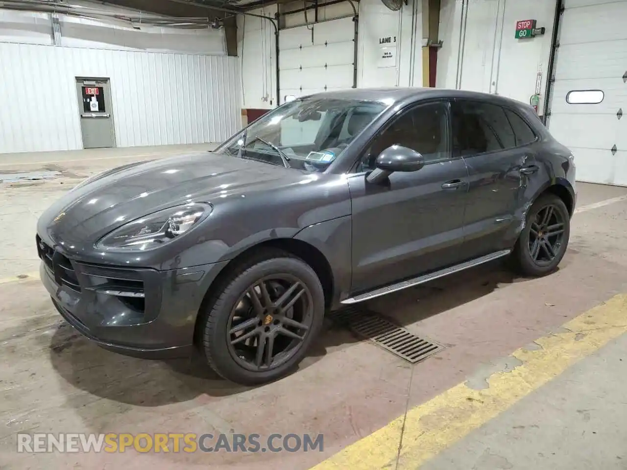 1 Photograph of a damaged car WP1AB2A5XLLB37369 PORSCHE MACAN 2020