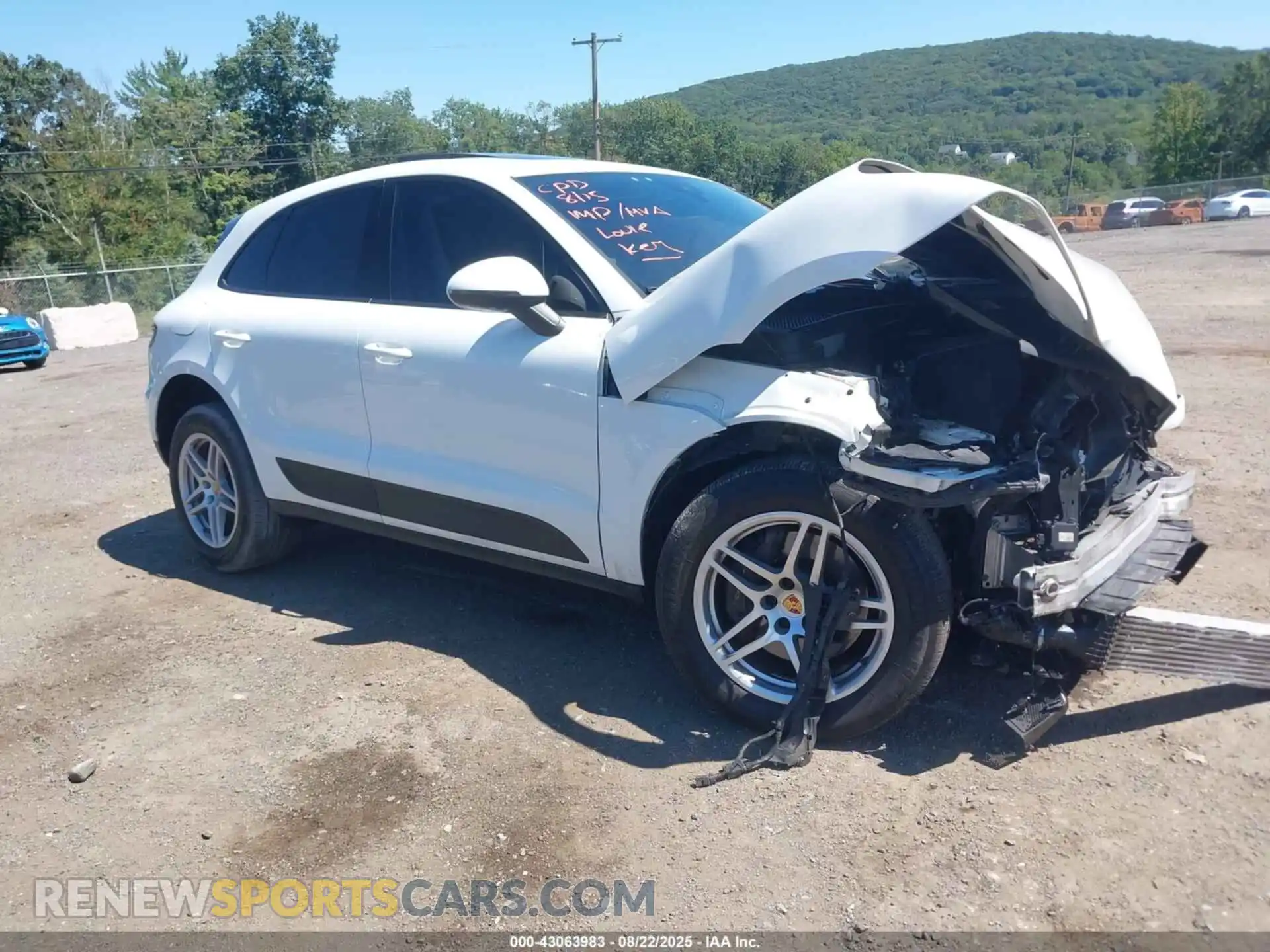 1 Photograph of a damaged car WP1AA2A51MLB02773 PORSCHE MACAN 2021