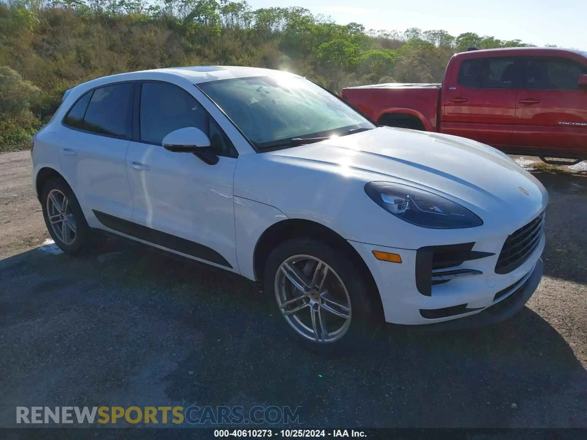 1 Photograph of a damaged car WP1AA2A52MLB12065 PORSCHE MACAN 2021