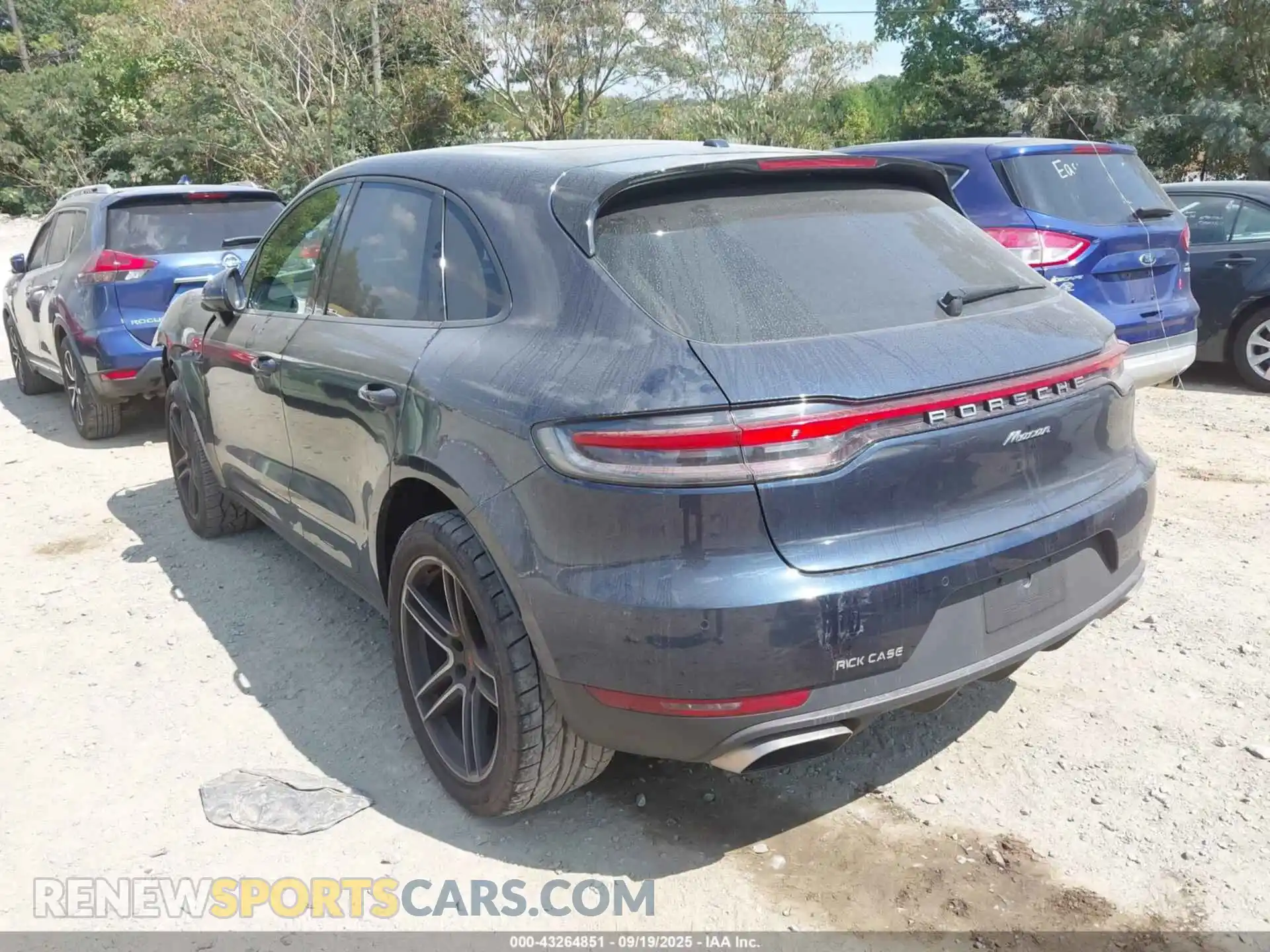 3 Photograph of a damaged car WP1AA2A53MLB15041 PORSCHE MACAN 2021