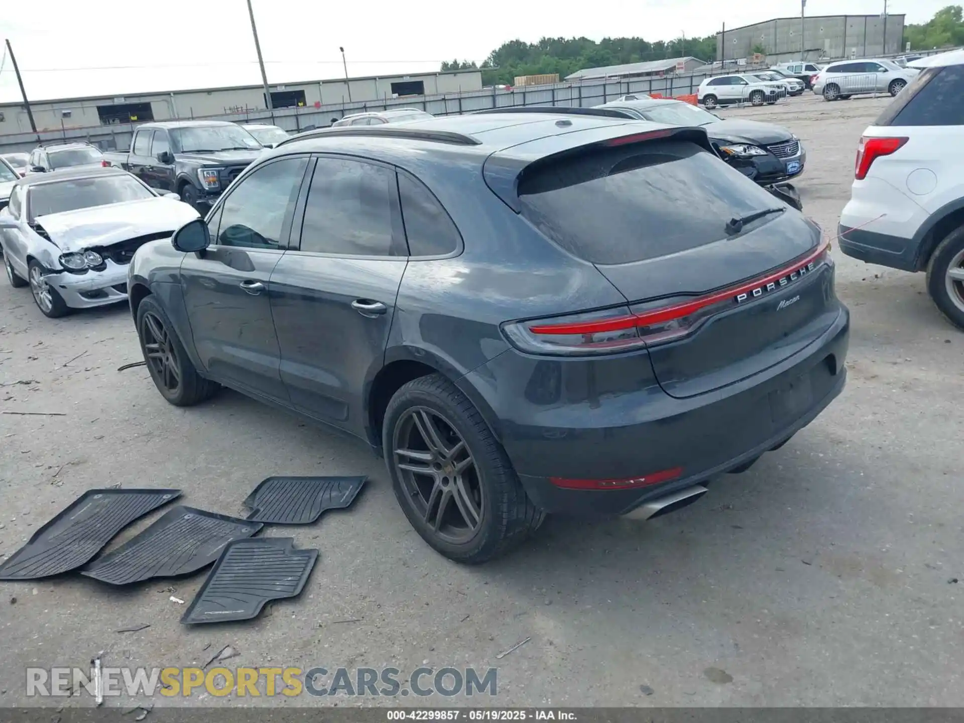 3 Photograph of a damaged car WP1AA2A55MLB07555 PORSCHE MACAN 2021