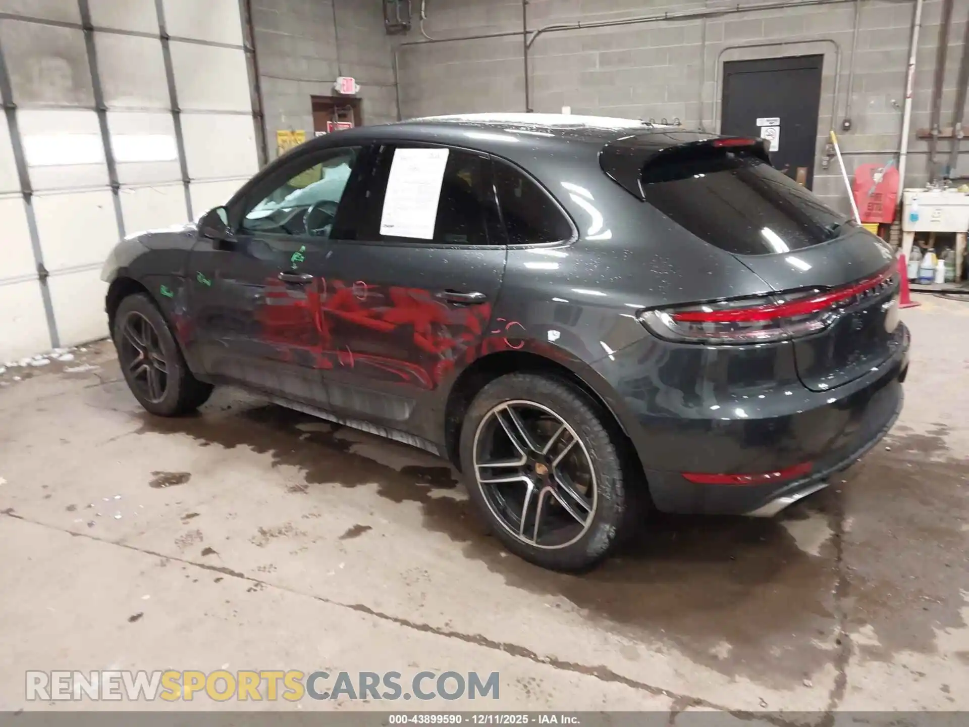 3 Photograph of a damaged car WP1AA2A55MLB12562 PORSCHE MACAN 2021