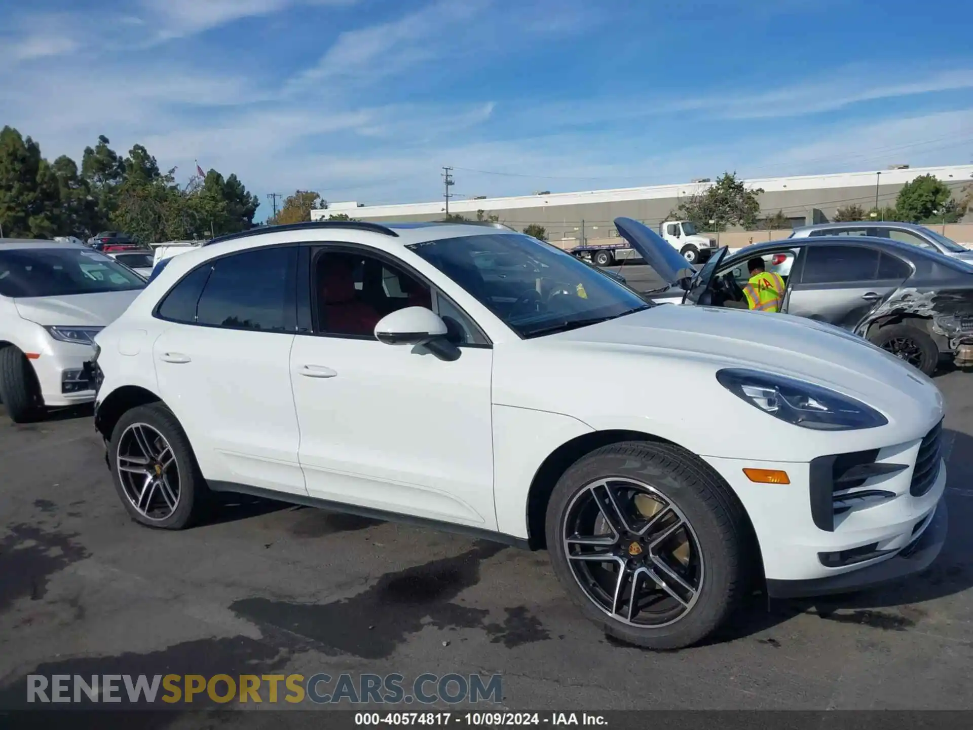 1 Photograph of a damaged car WP1AA2A55MLB16420 PORSCHE MACAN 2021