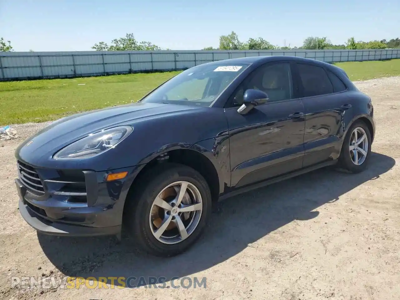 1 Photograph of a damaged car WP1AA2A56MLB14319 PORSCHE MACAN 2021