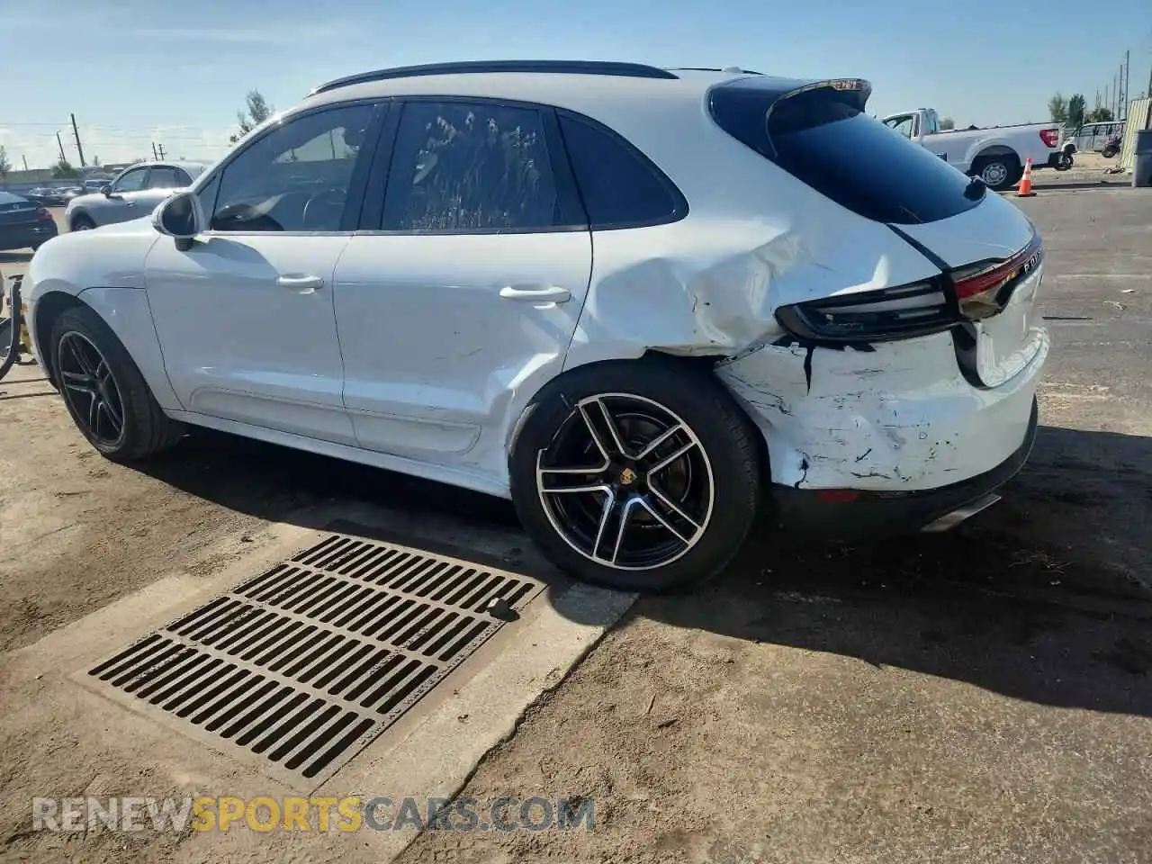 2 fotografías del automóvil dañado WP1AA2A58MLB13561 PORSCHE MACAN 2021