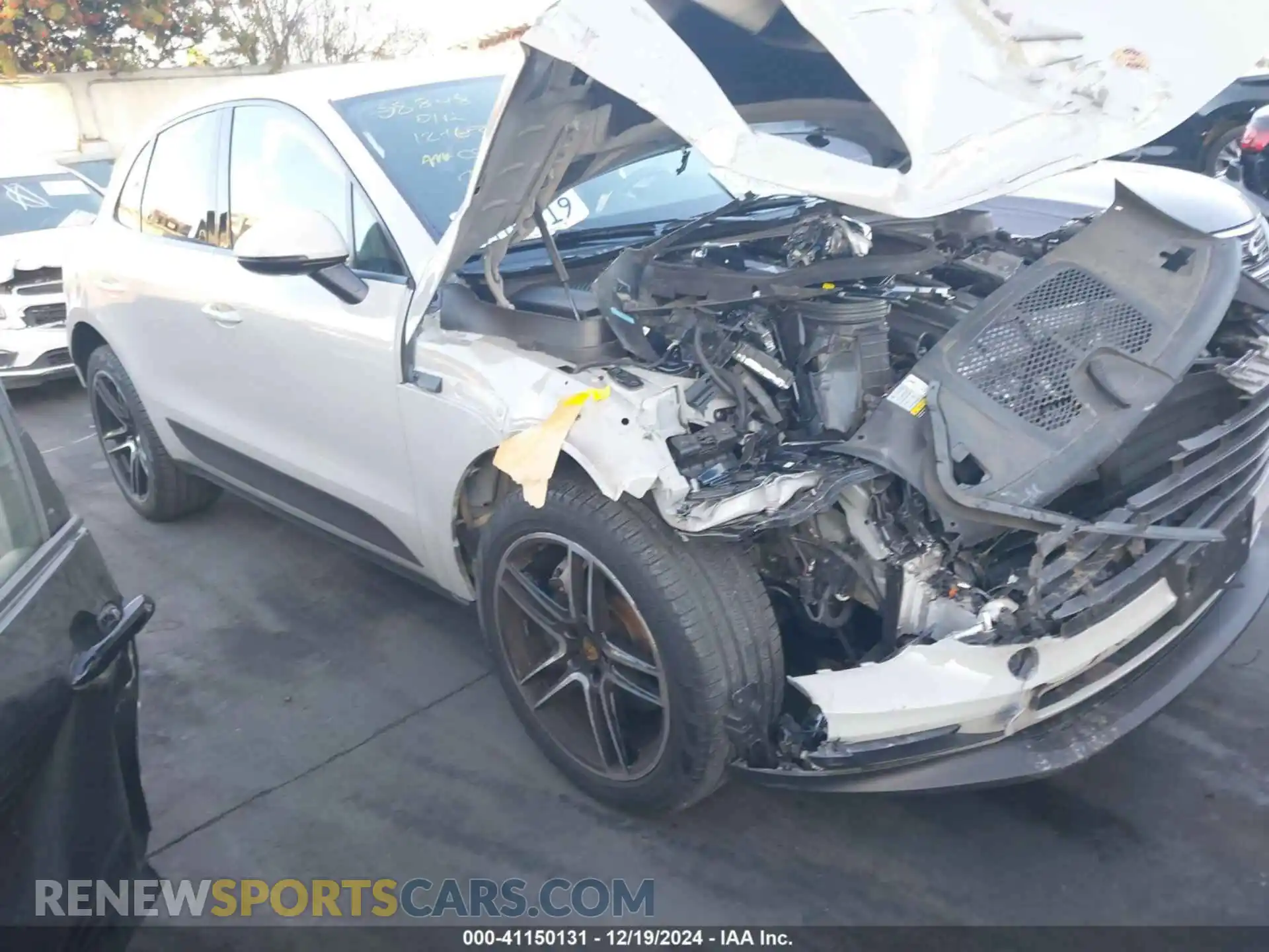 1 Photograph of a damaged car WP1AA2A58MLB13639 PORSCHE MACAN 2021