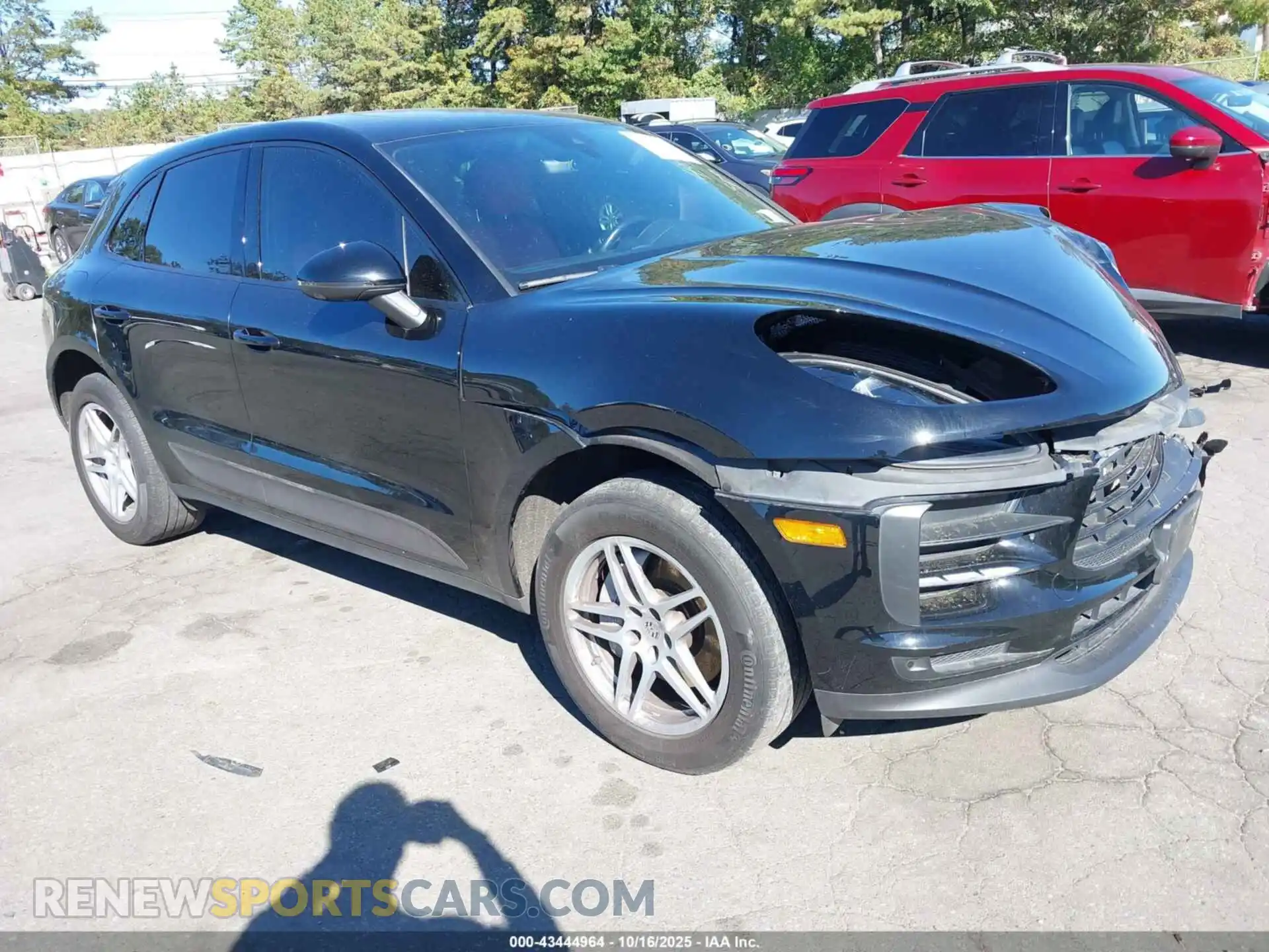 1 Photograph of a damaged car WP1AA2A58MLB16718 PORSCHE MACAN 2021