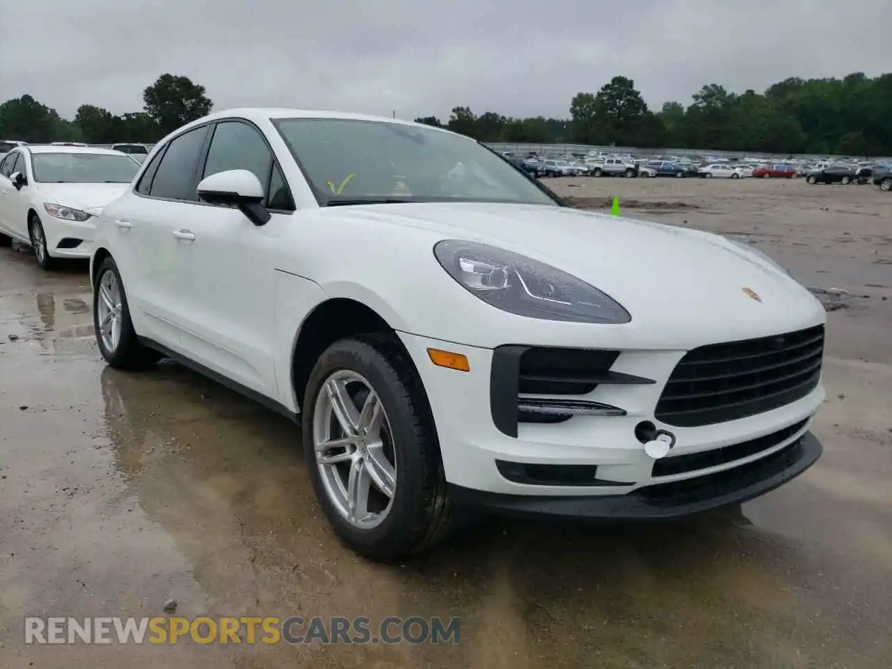 1 Photograph of a damaged car WP1AA2A58MLB18209 PORSCHE MACAN 2021