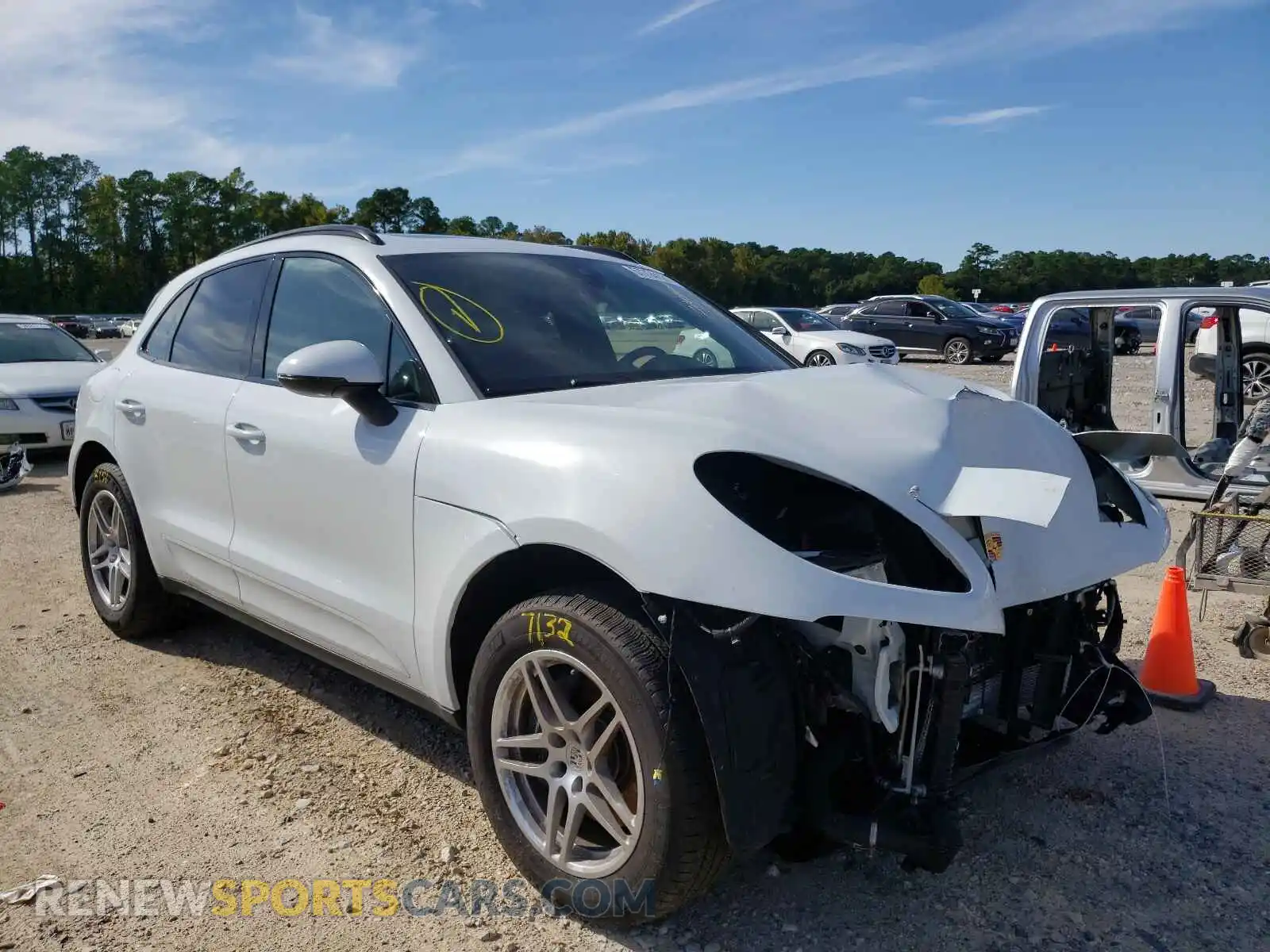 1 Photograph of a damaged car WP1AA2A59MLB03962 PORSCHE MACAN 2021