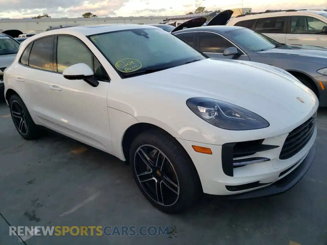 1 Photograph of a damaged car WP1AB2A57MLB36455 PORSCHE MACAN 2021
