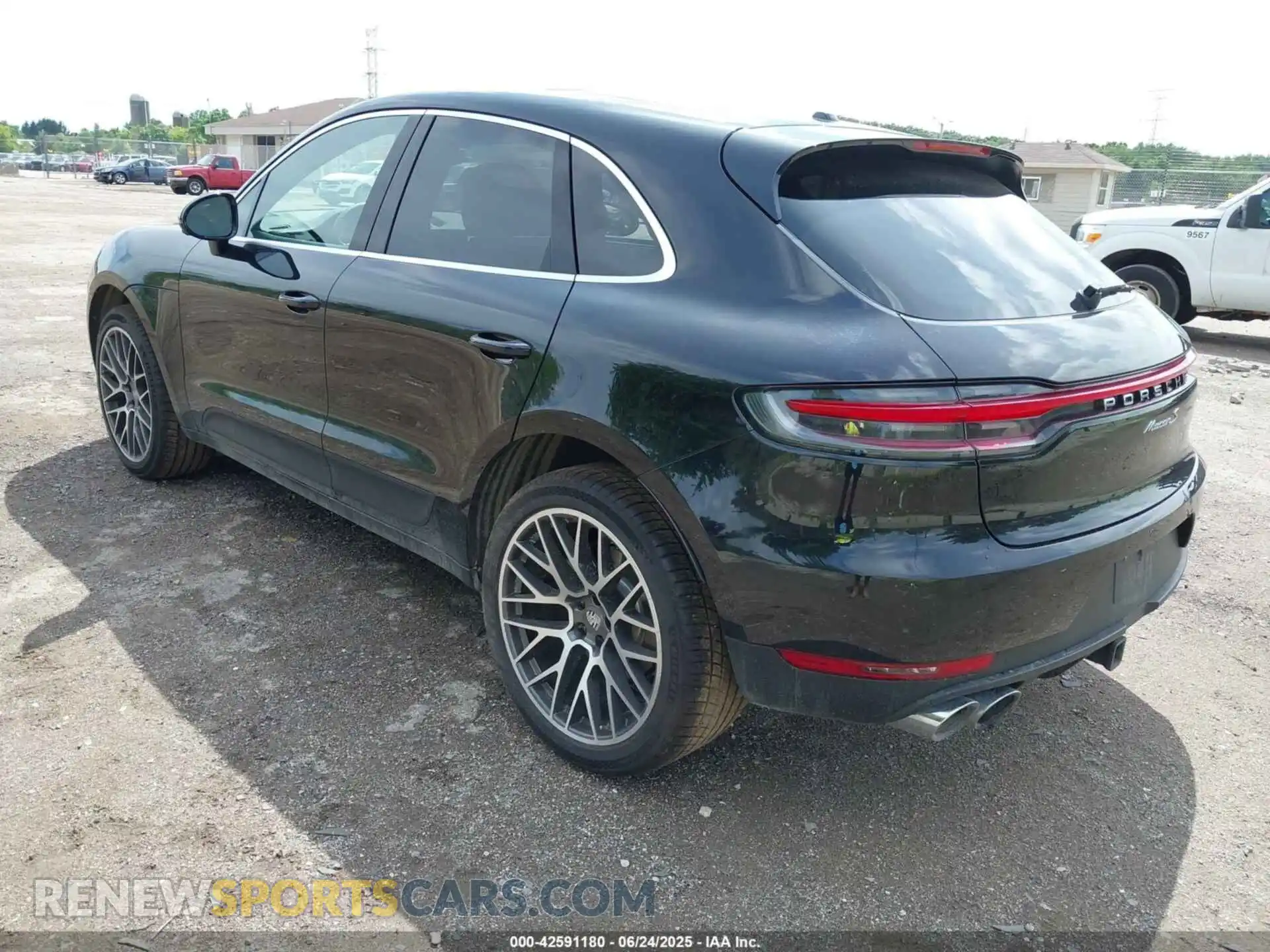 3 fotografías del automóvil dañado WP1AB2A58MLB35721 PORSCHE MACAN 2021