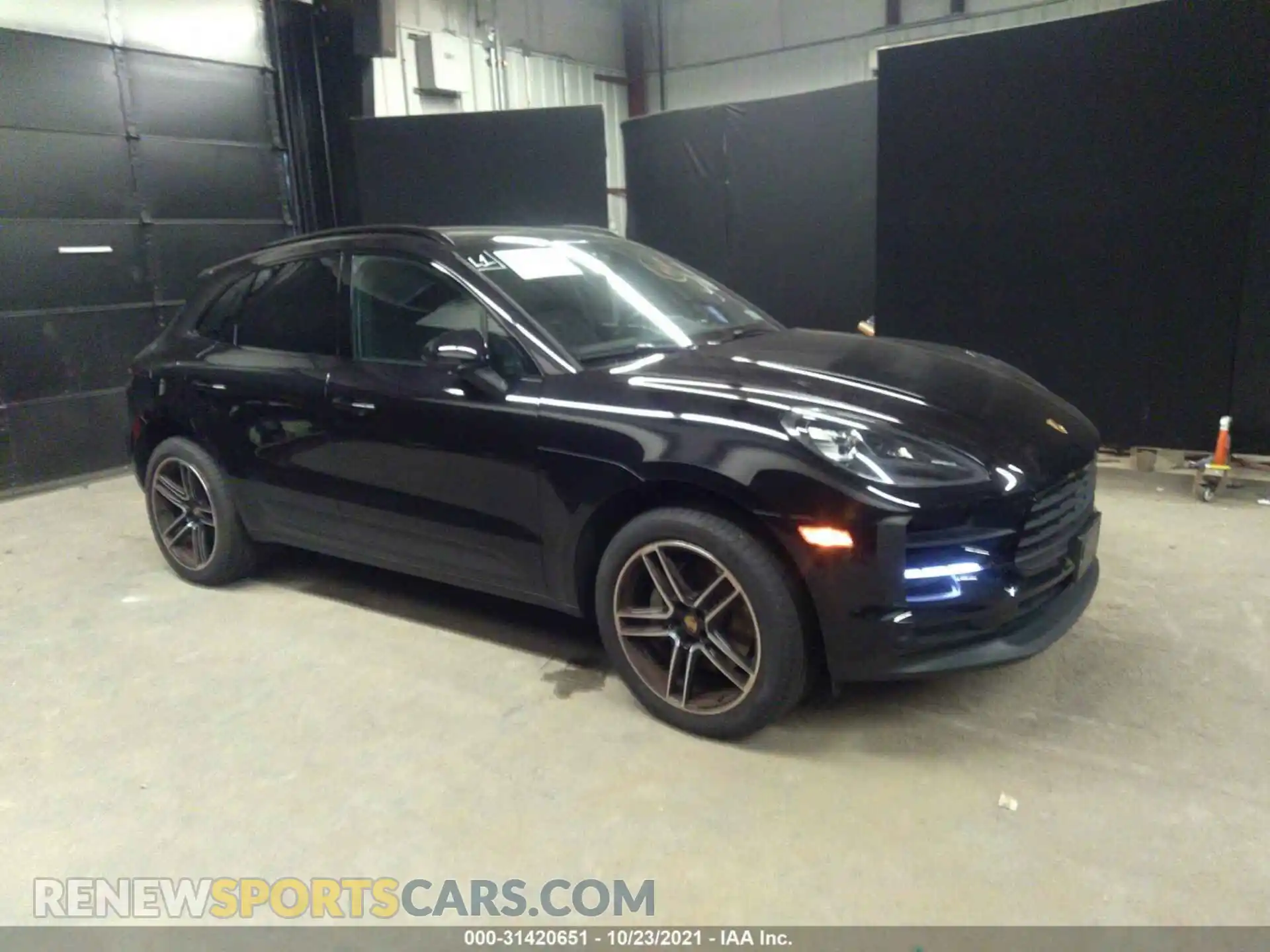 1 Photograph of a damaged car WP1AB2A59MLB34156 PORSCHE MACAN 2021