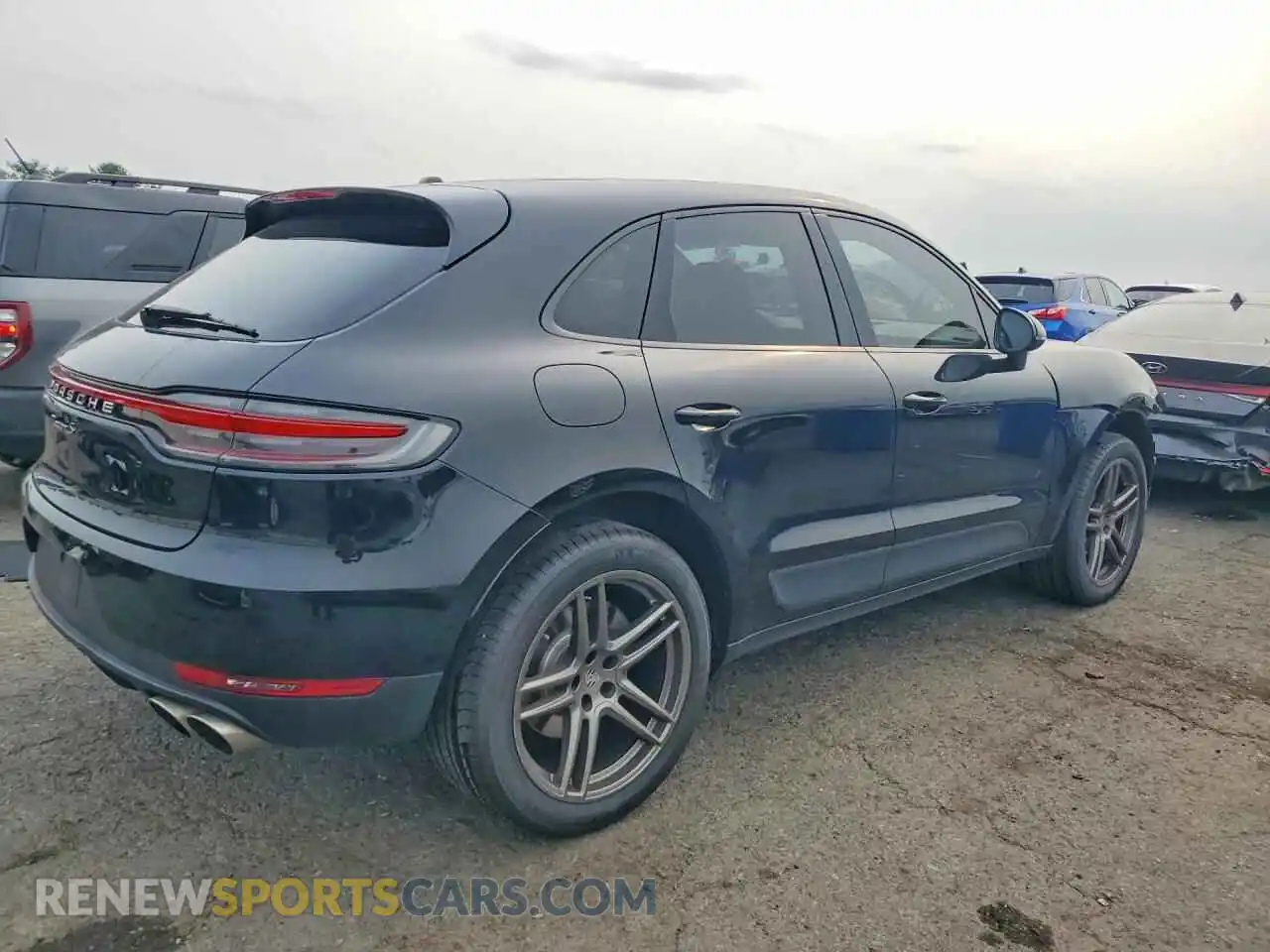 3 Photograph of a damaged car WP1AB2A59MLB36330 PORSCHE MACAN 2021
