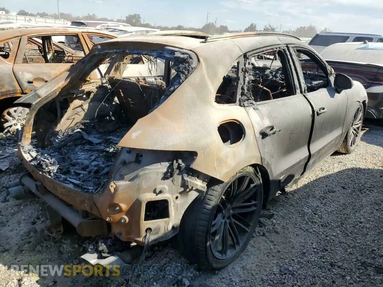 3 Photograph of a damaged car WP1AF2A59MLB60227 PORSCHE MACAN 2021