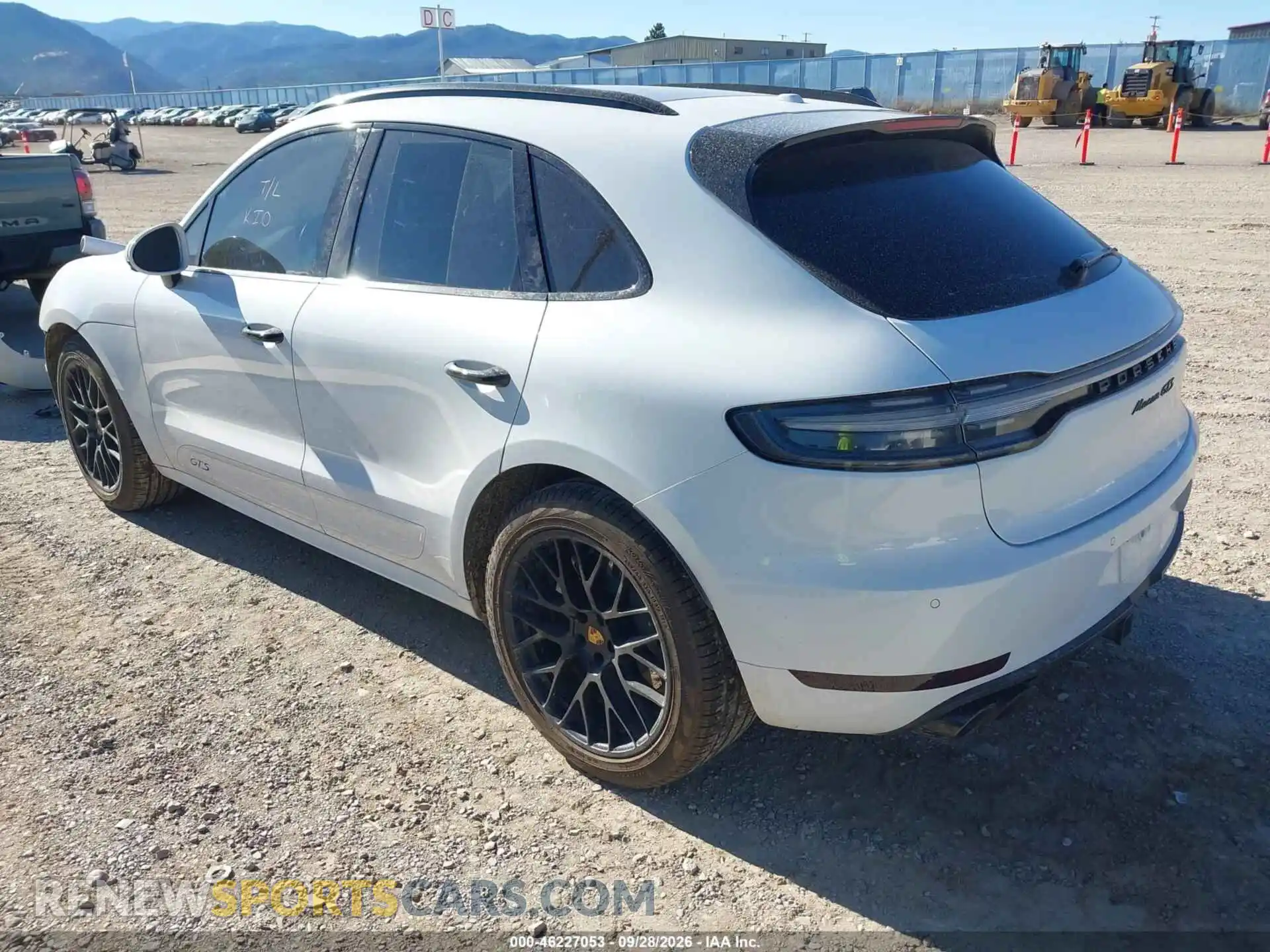 3 Photograph of a damaged car WP1AG2A51MLB50403 PORSCHE MACAN 2021
