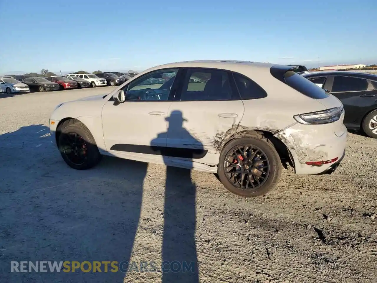 2 fotografías del automóvil dañado WP1AG2A52MLB53276 PORSCHE MACAN 2021