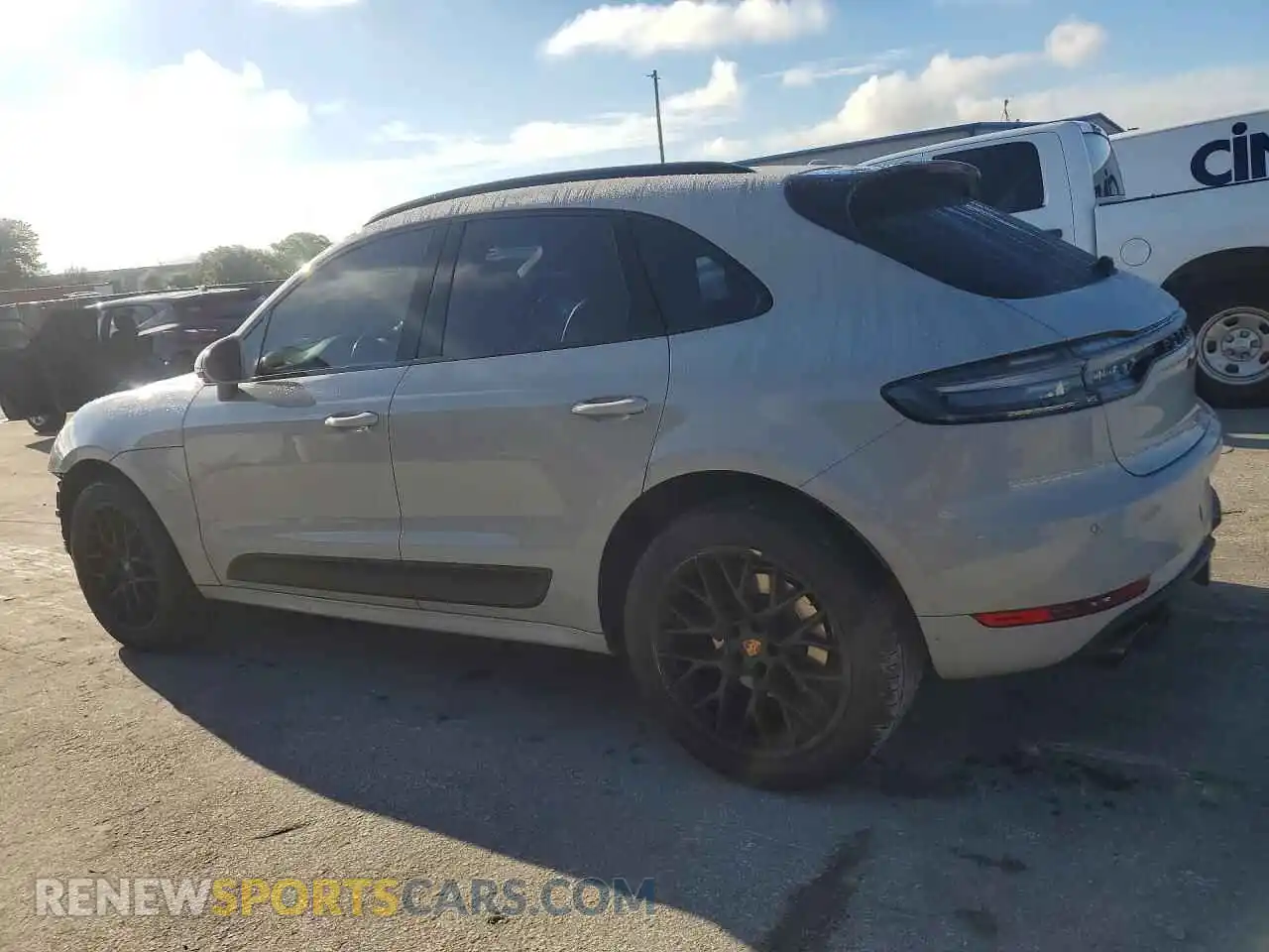 2 fotografías del automóvil dañado WP1AG2A56MLB50123 PORSCHE MACAN 2021