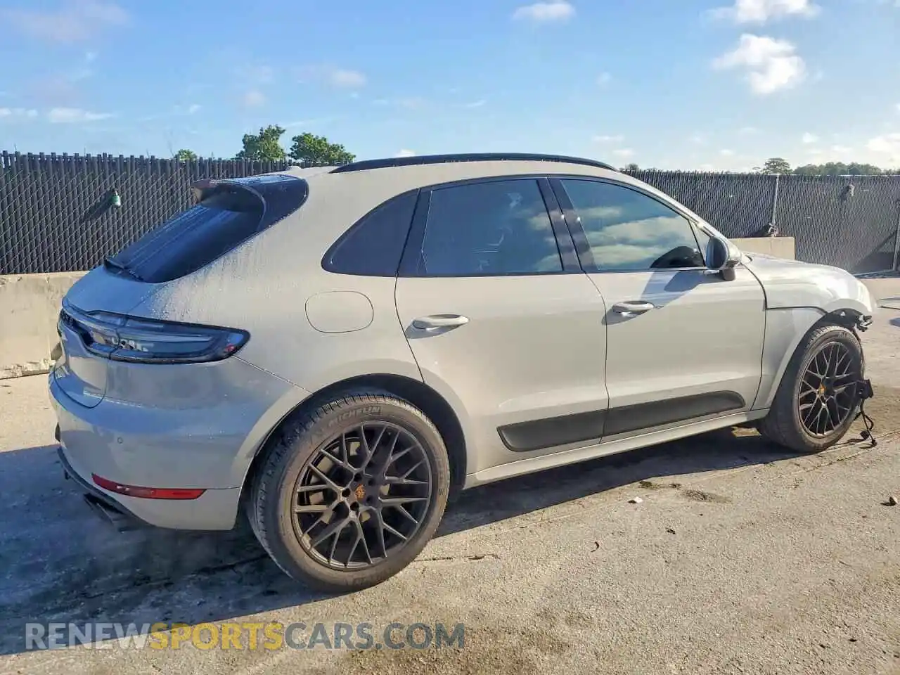 3 fotografías del automóvil dañado WP1AG2A56MLB50123 PORSCHE MACAN 2021