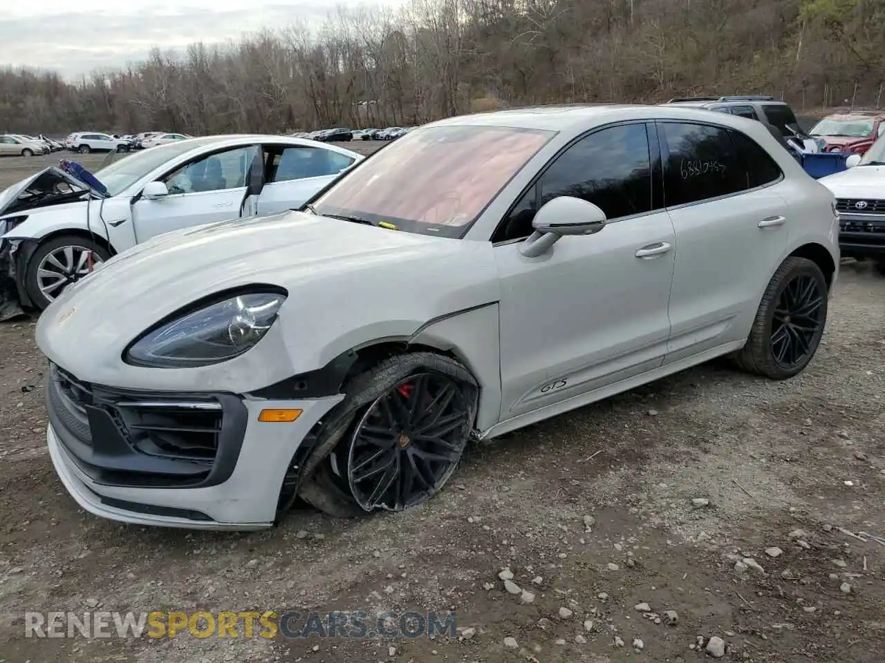 1 Photograph of a damaged car WP1AF2A52NLB30956 PORSCHE MACAN 2022