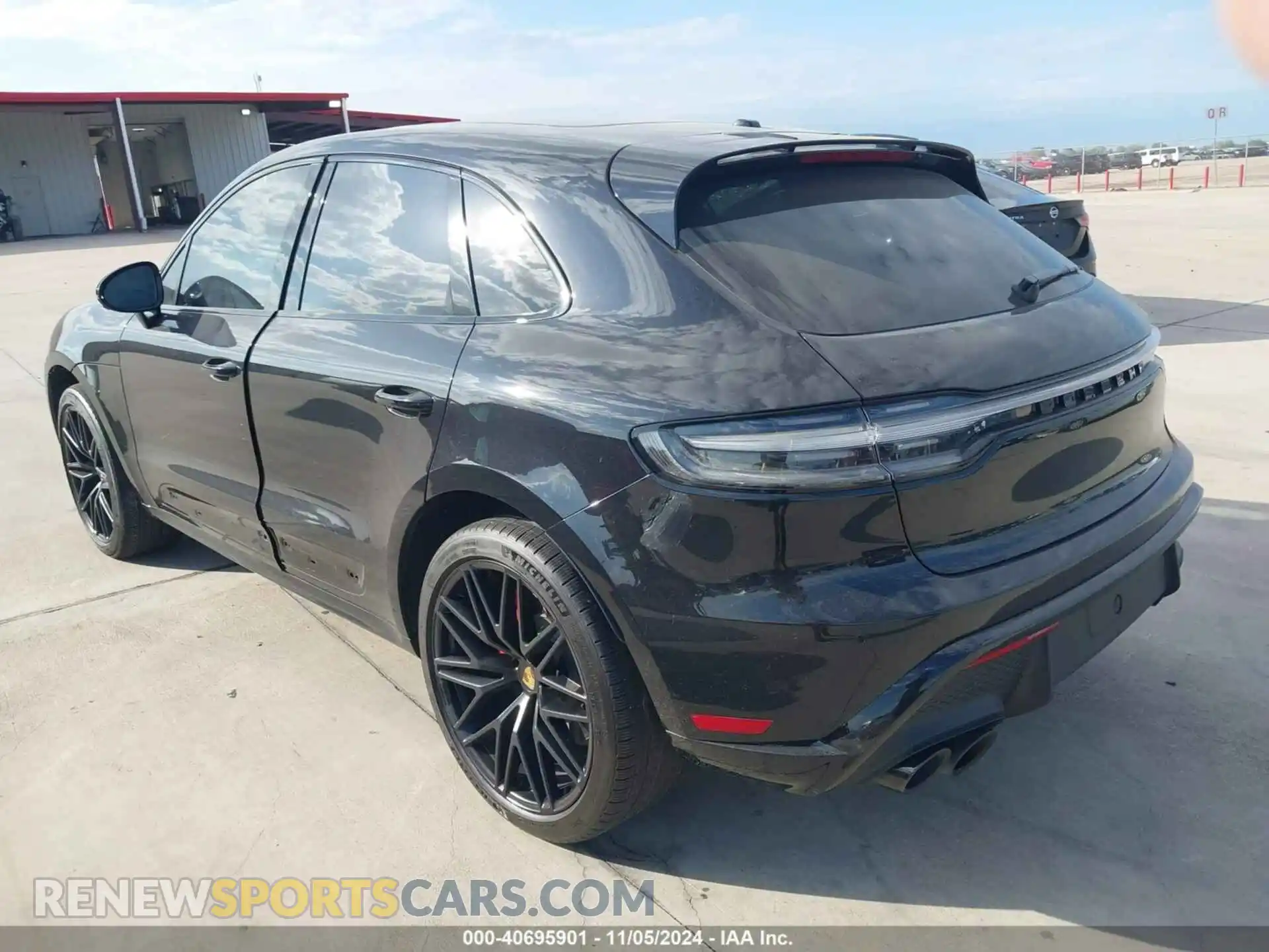 3 Photograph of a damaged car WP1AF2A52NLB32416 PORSCHE MACAN 2022