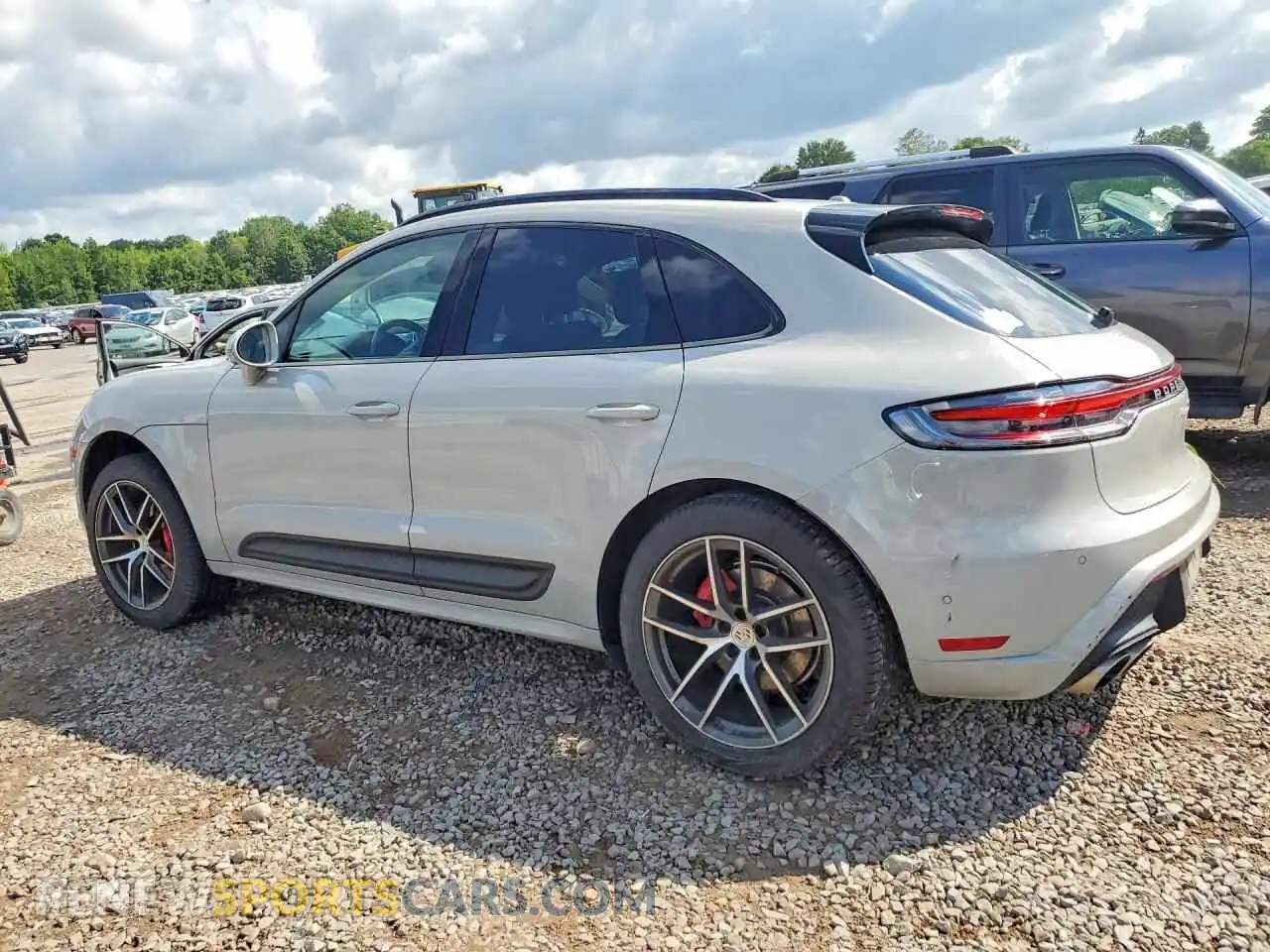 2 fotografías del automóvil dañado WP1AG2A53NLB25150 PORSCHE MACAN 2022