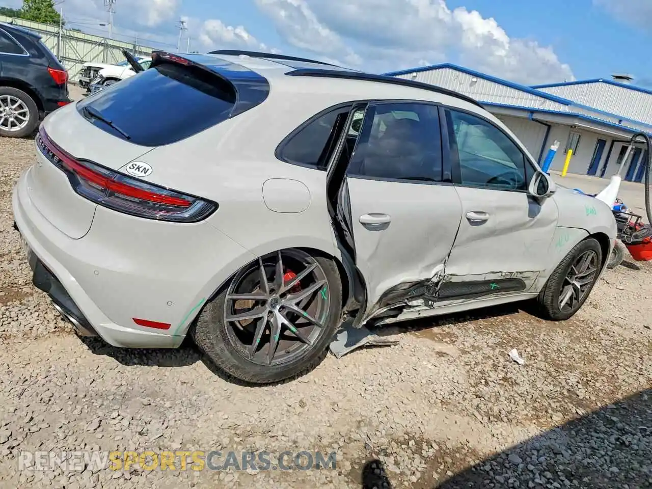 3 fotografías del automóvil dañado WP1AG2A53NLB25150 PORSCHE MACAN 2022