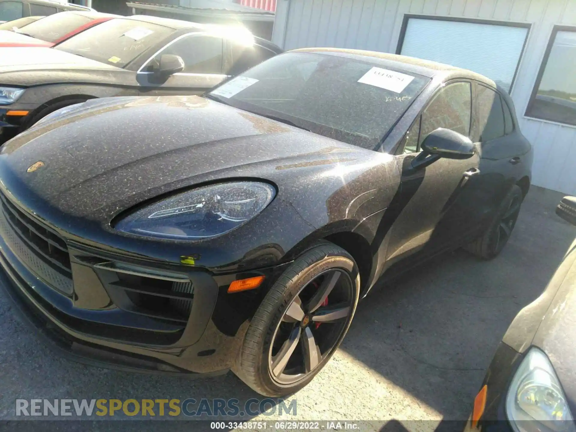 2 fotografías del automóvil dañado WP1AG2A57NLB20713 PORSCHE MACAN 2022