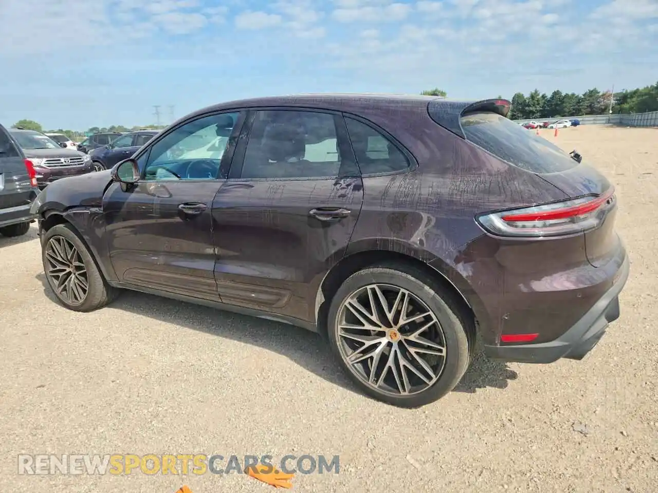 2 fotografías del automóvil dañado WP1AA2A53PLB06523 PORSCHE MACAN 2023