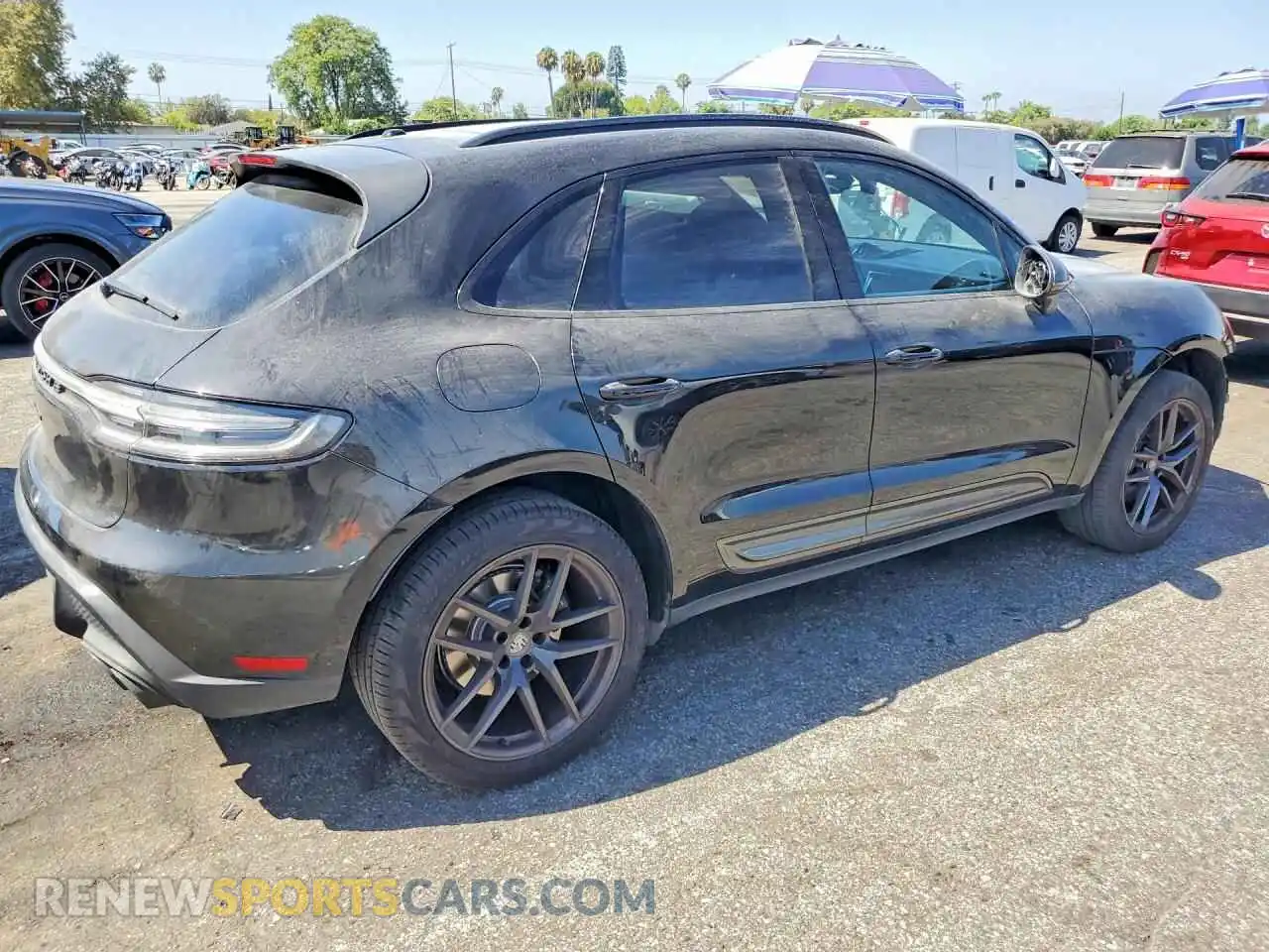 3 fotografías del automóvil dañado WP1AA2A53PLB07428 PORSCHE MACAN 2023