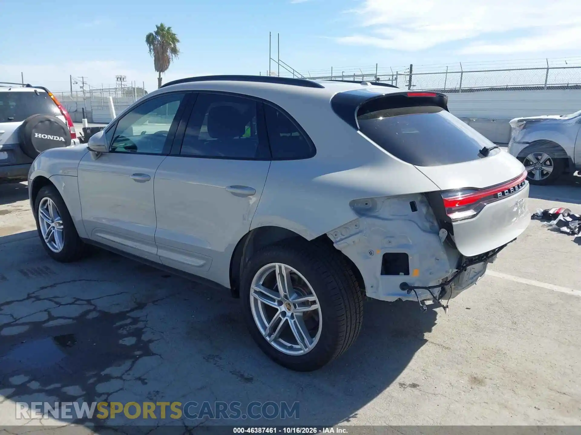 3 Фотография поврежденного автомобиля WP1AA2A54PLB01847 PORSCHE MACAN 2023