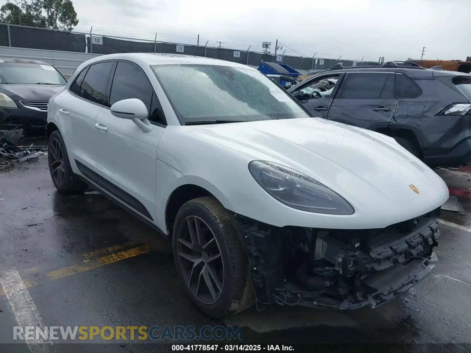 1 Photograph of a damaged car WP1AA2A56PLB17385 PORSCHE MACAN 2023
