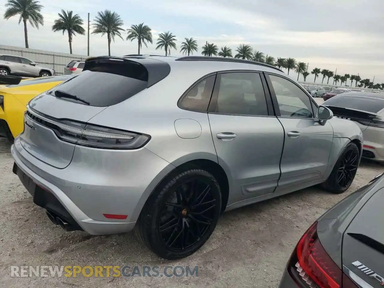 3 Photograph of a damaged car WP1AF2A53PLB56470 PORSCHE MACAN 2023