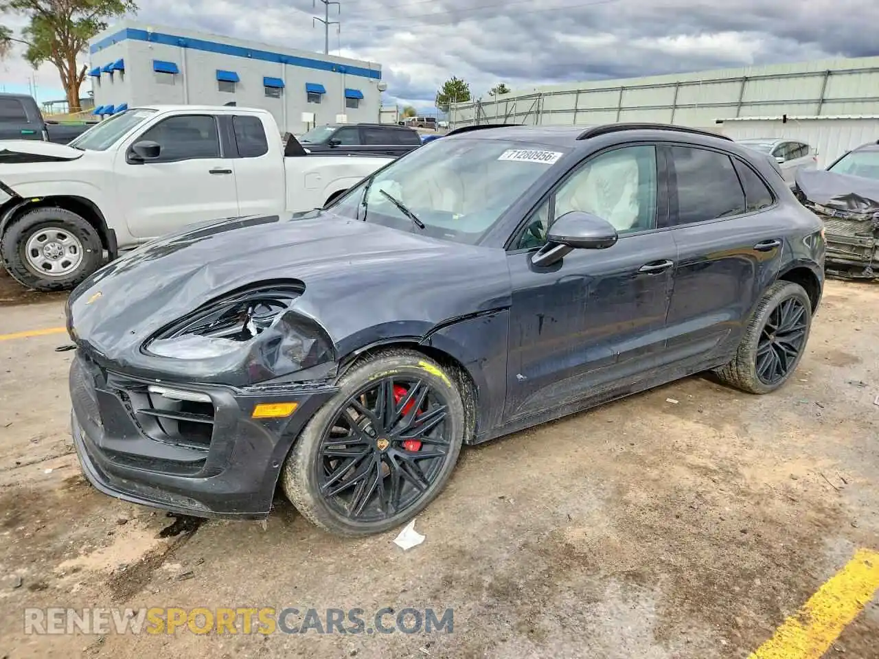 1 Фотография поврежденного автомобиля WP1AF2A56PLB56172 PORSCHE MACAN 2023