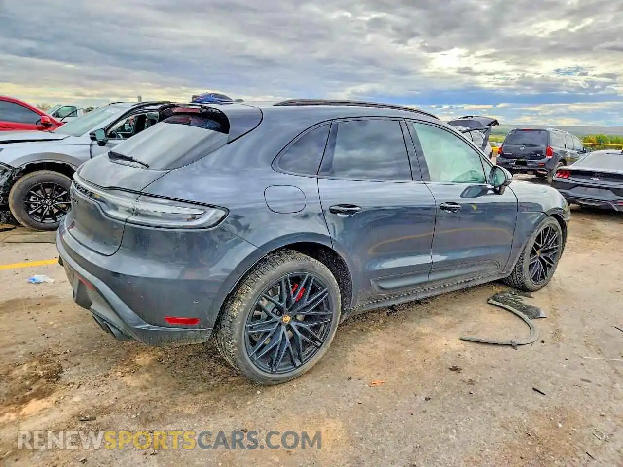 3 Фотография поврежденного автомобиля WP1AF2A56PLB56172 PORSCHE MACAN 2023
