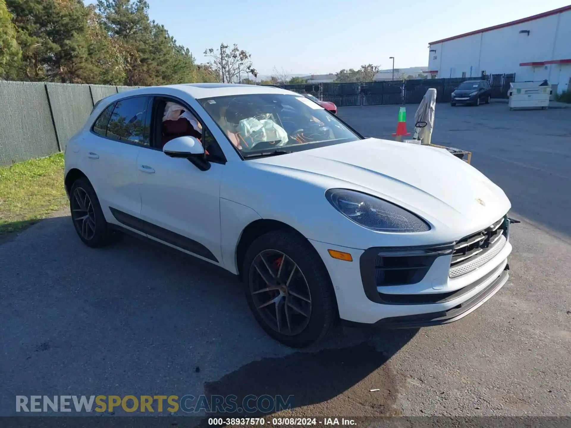 1 Photograph of a damaged car WP1AG2A52PLB38247 PORSCHE MACAN 2023