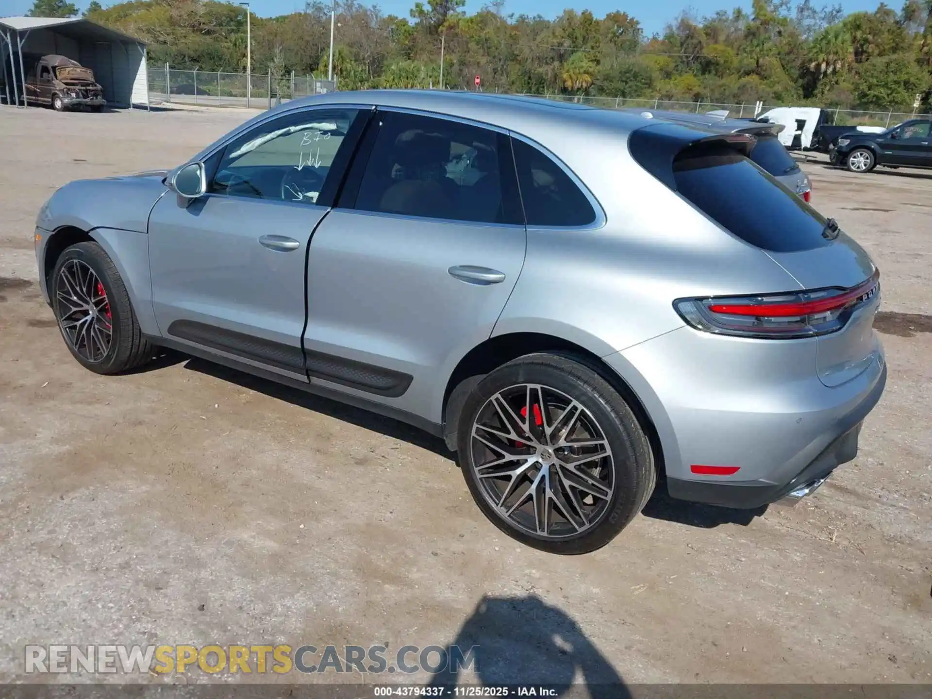 3 Photograph of a damaged car WP1AG2A58PLB39936 PORSCHE MACAN 2023