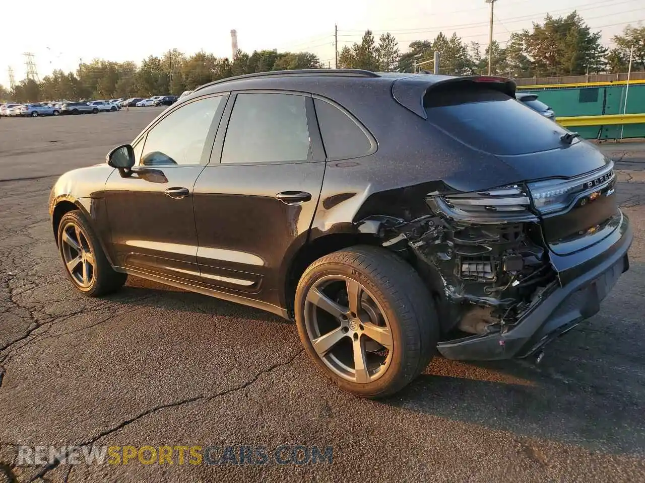 2 Фотография поврежденного автомобиля WP1AA2A51RLB00965 PORSCHE MACAN 2024