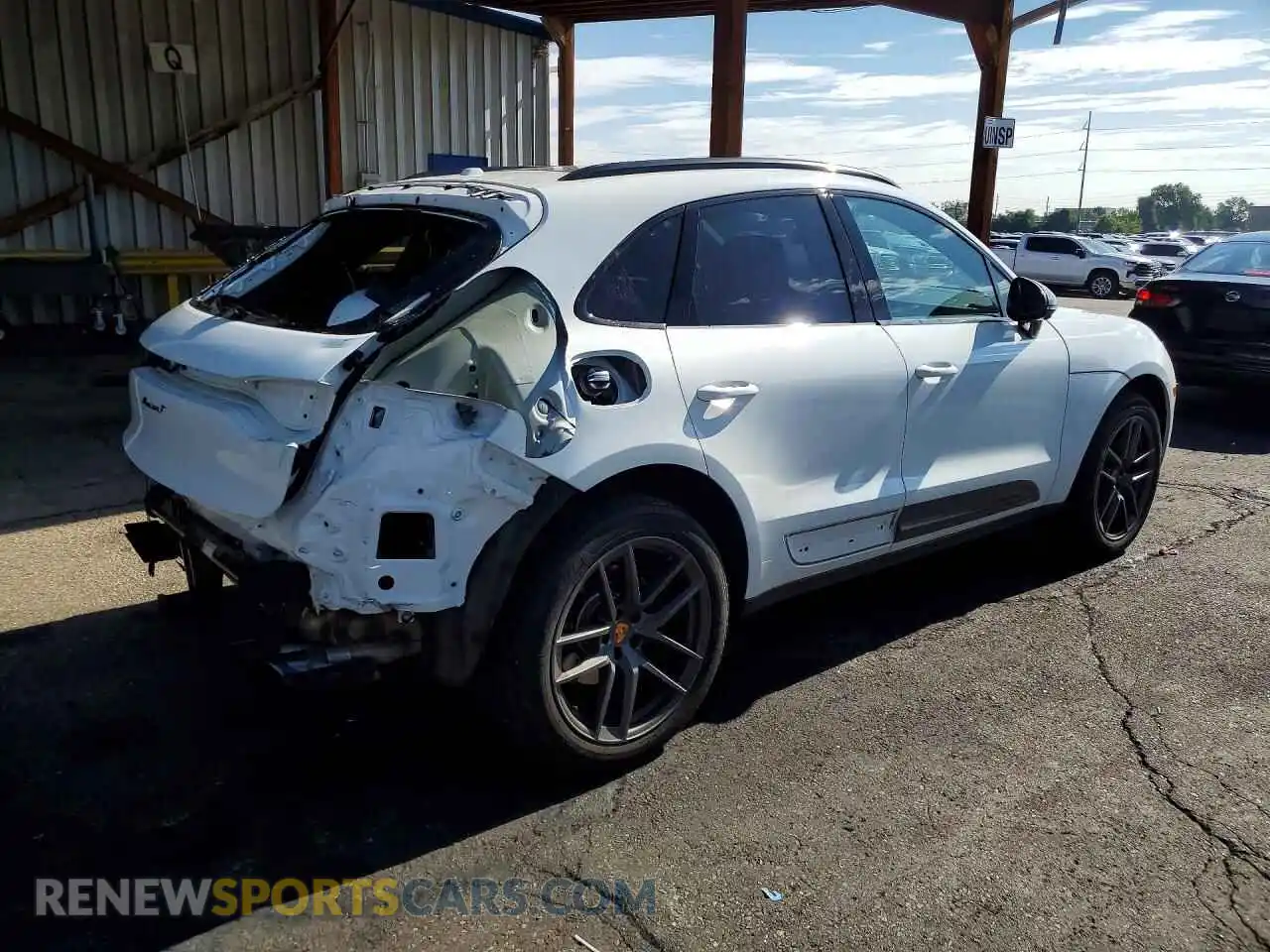 3 Photograph of a damaged car WP1AA2A54RLB20403 PORSCHE MACAN 2024