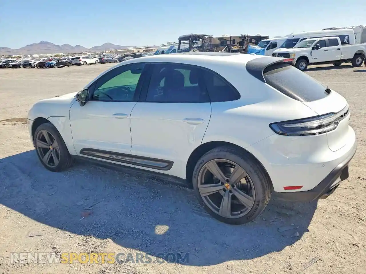 2 Фотография поврежденного автомобиля WP1AA2A58RLB03426 PORSCHE MACAN 2024