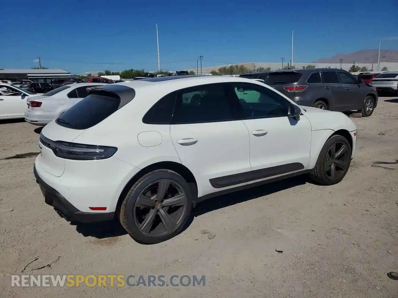 3 Фотография поврежденного автомобиля WP1AA2A58RLB03426 PORSCHE MACAN 2024