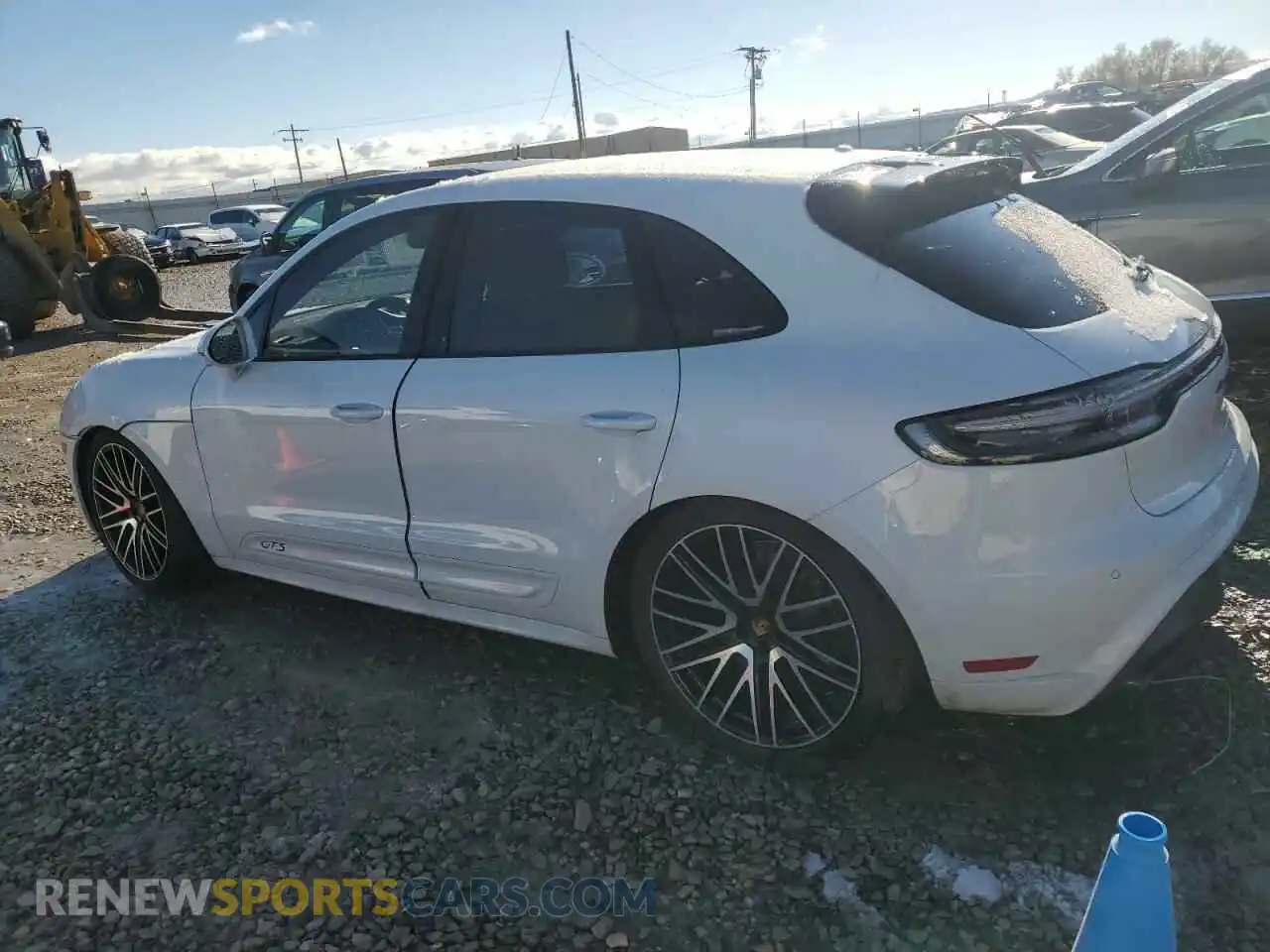 2 fotografías del automóvil dañado WP1AF2A5XRLB56517 PORSCHE MACAN 2024