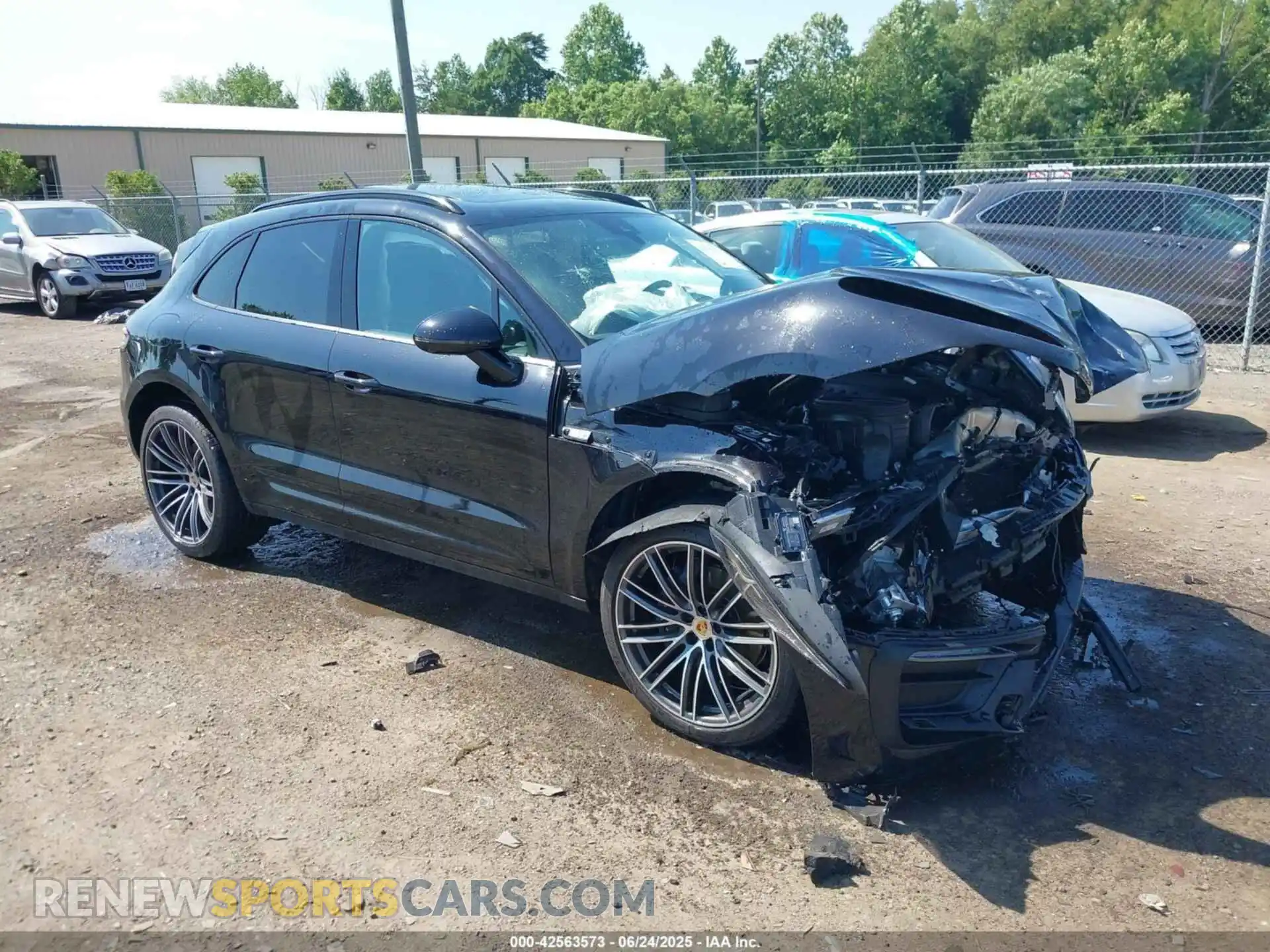 1 Photograph of a damaged car WP1AA2A50SLB06424 PORSCHE MACAN 2025