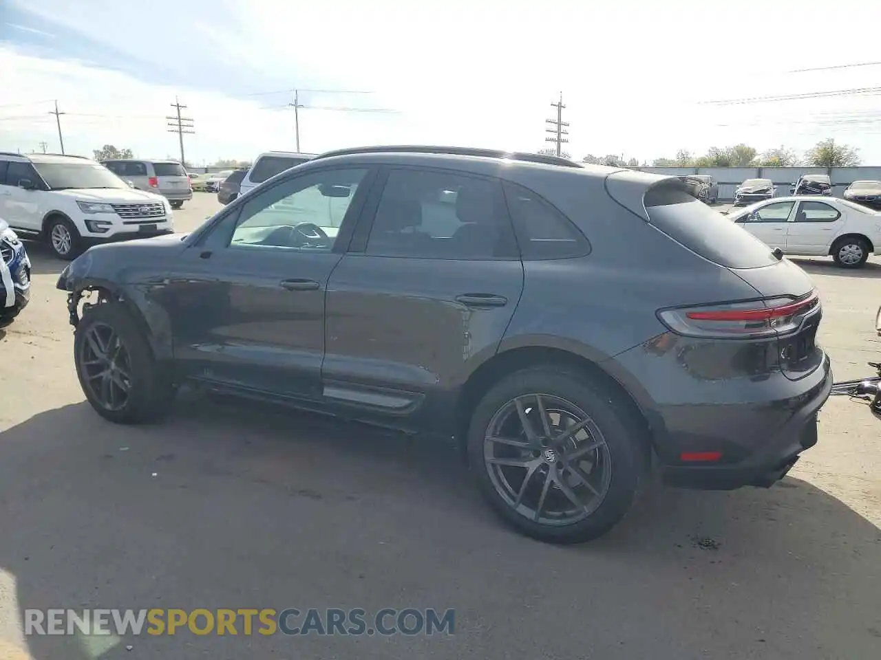 2 fotografías del automóvil dañado WP1AA2A54SLB04255 PORSCHE MACAN 2025