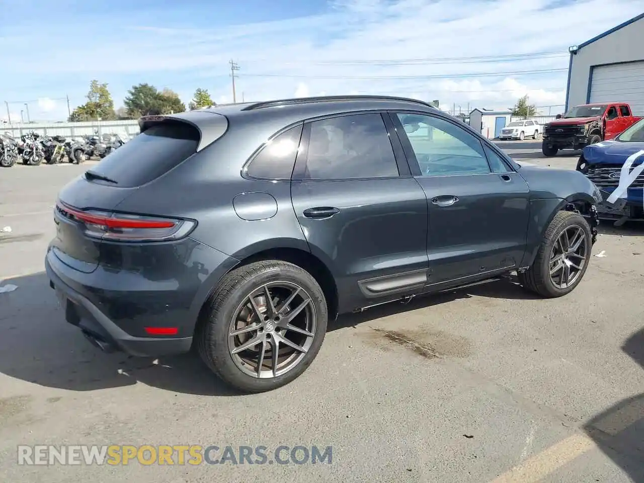 3 fotografías del automóvil dañado WP1AA2A54SLB04255 PORSCHE MACAN 2025