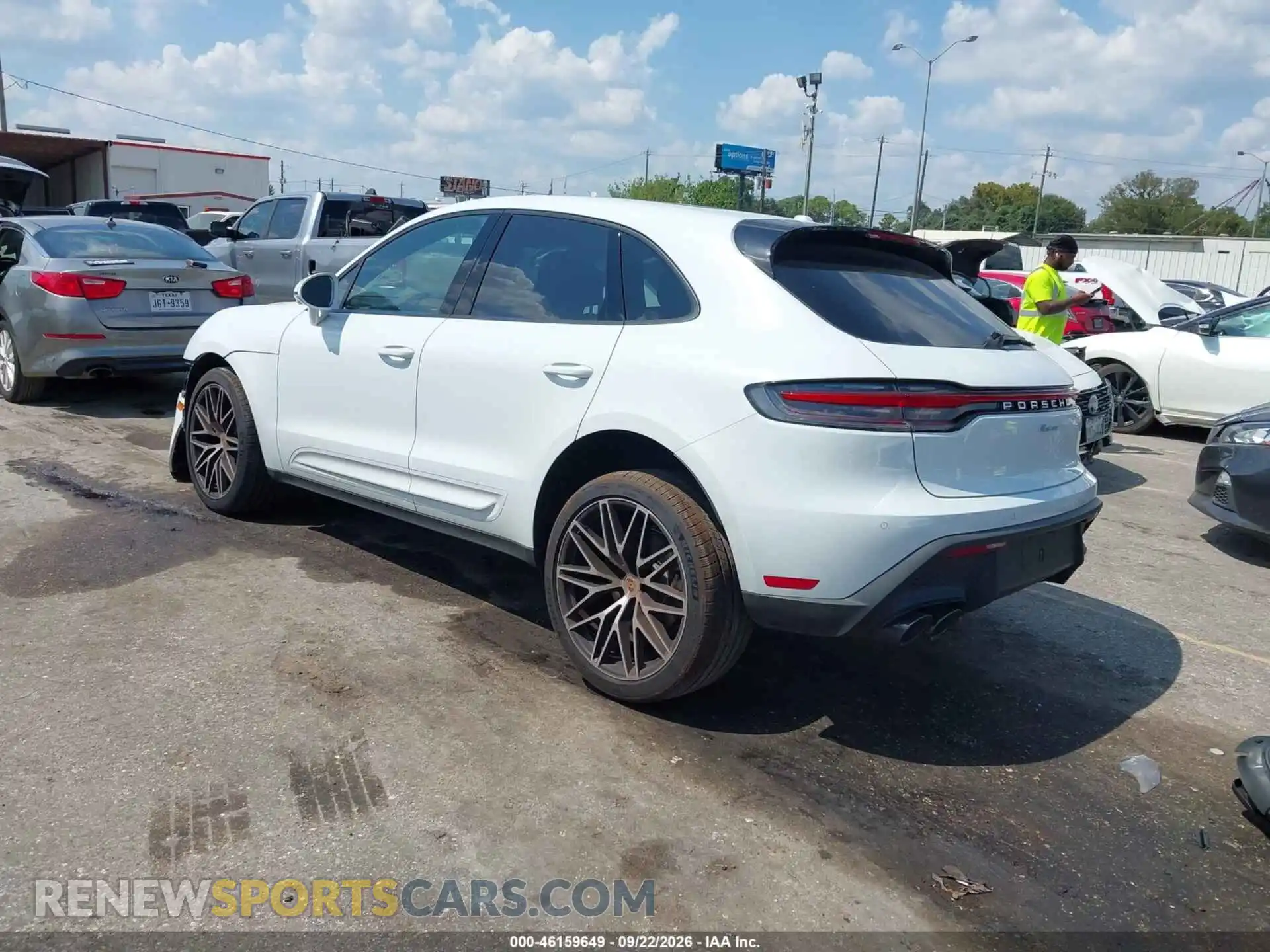 3 Фотография поврежденного автомобиля WP1AA2A56SLB10896 PORSCHE MACAN 2025