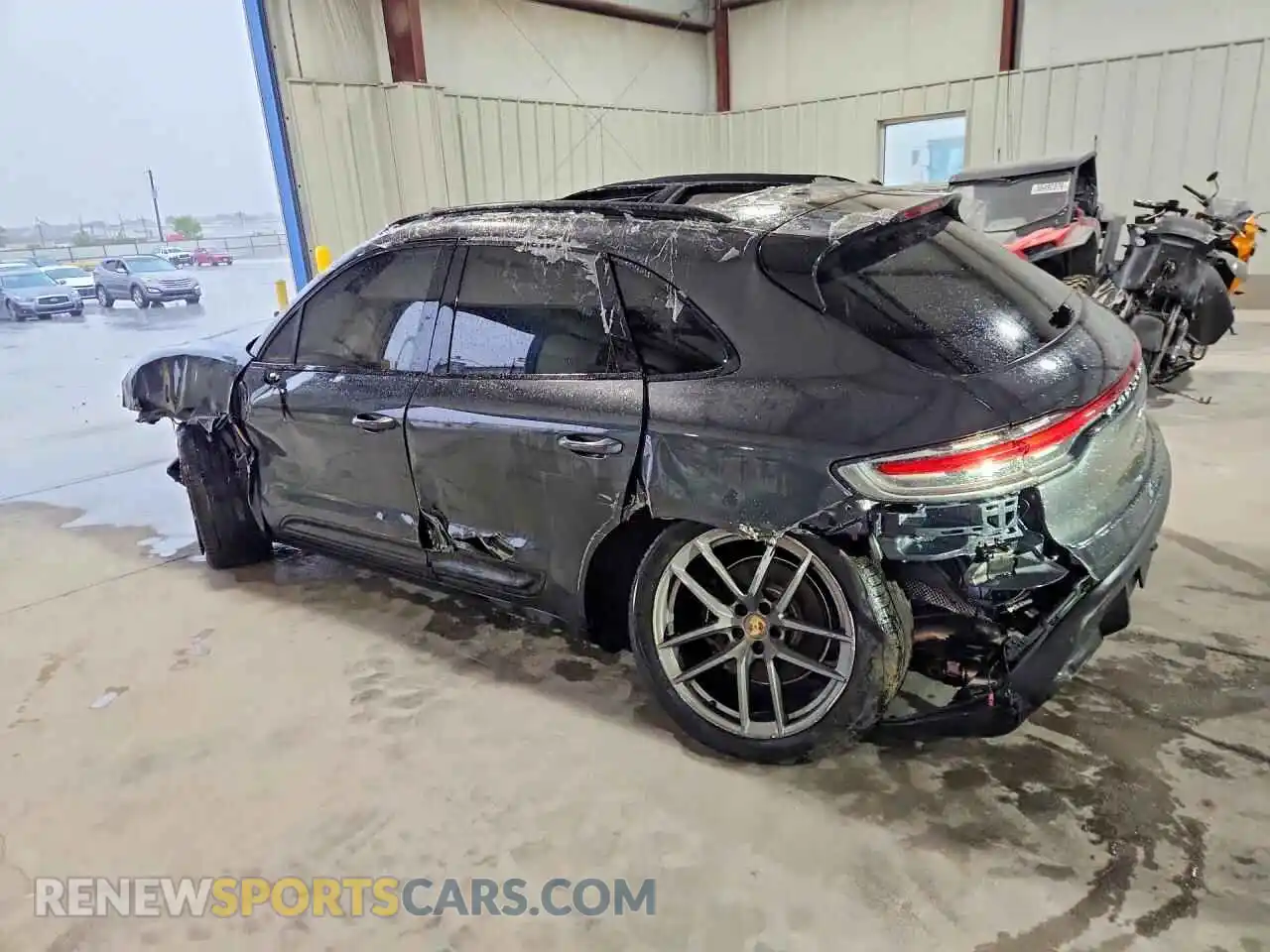 2 fotografías del automóvil dañado WP1AA2A54TLB03088 PORSCHE MACAN 2026
